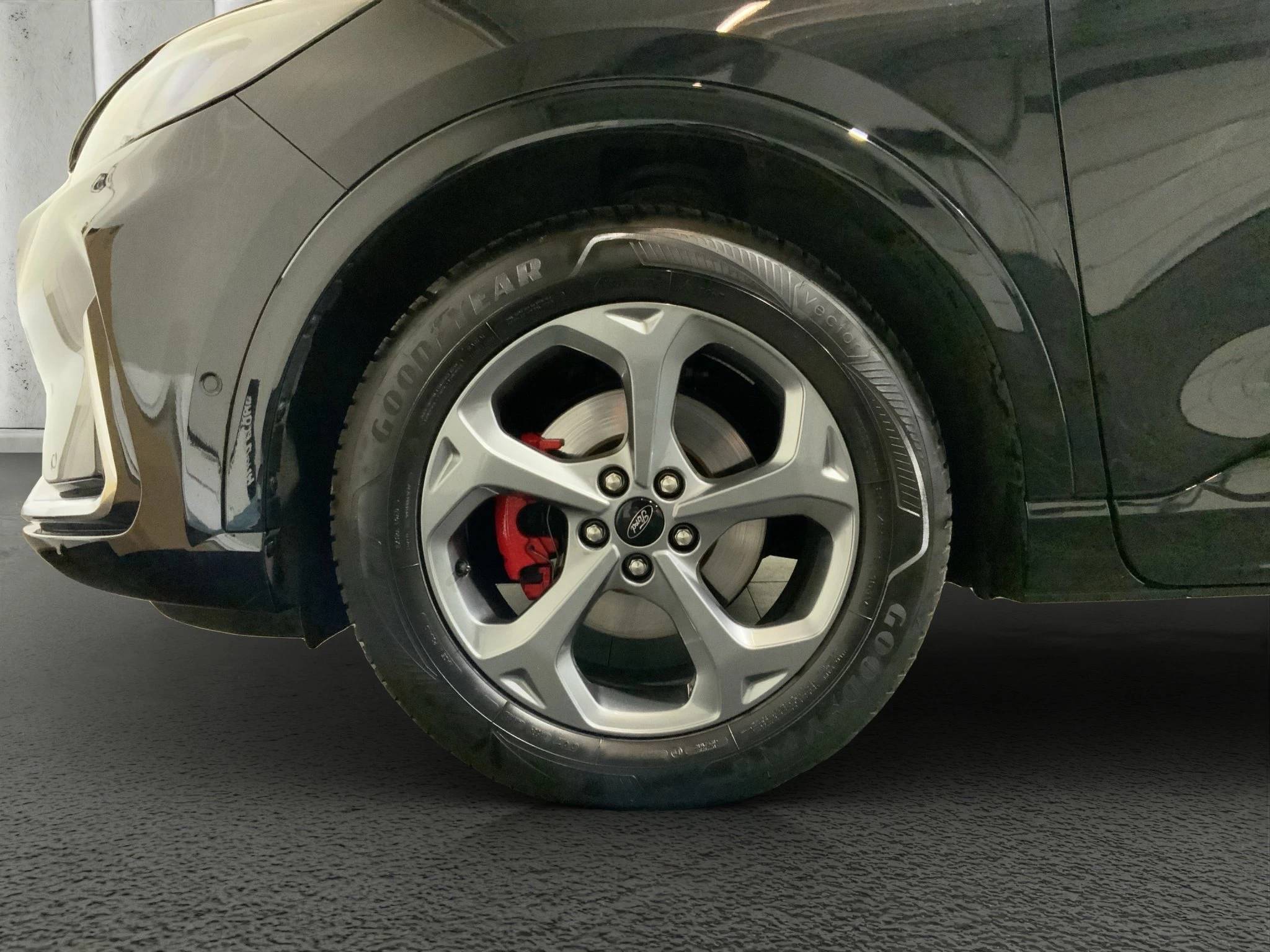Ford Kuga ST-Line X Aut.*PANO*AHK*360GRAD*LED-MATRIX*NAVI*GRA*WINTER-PKT.