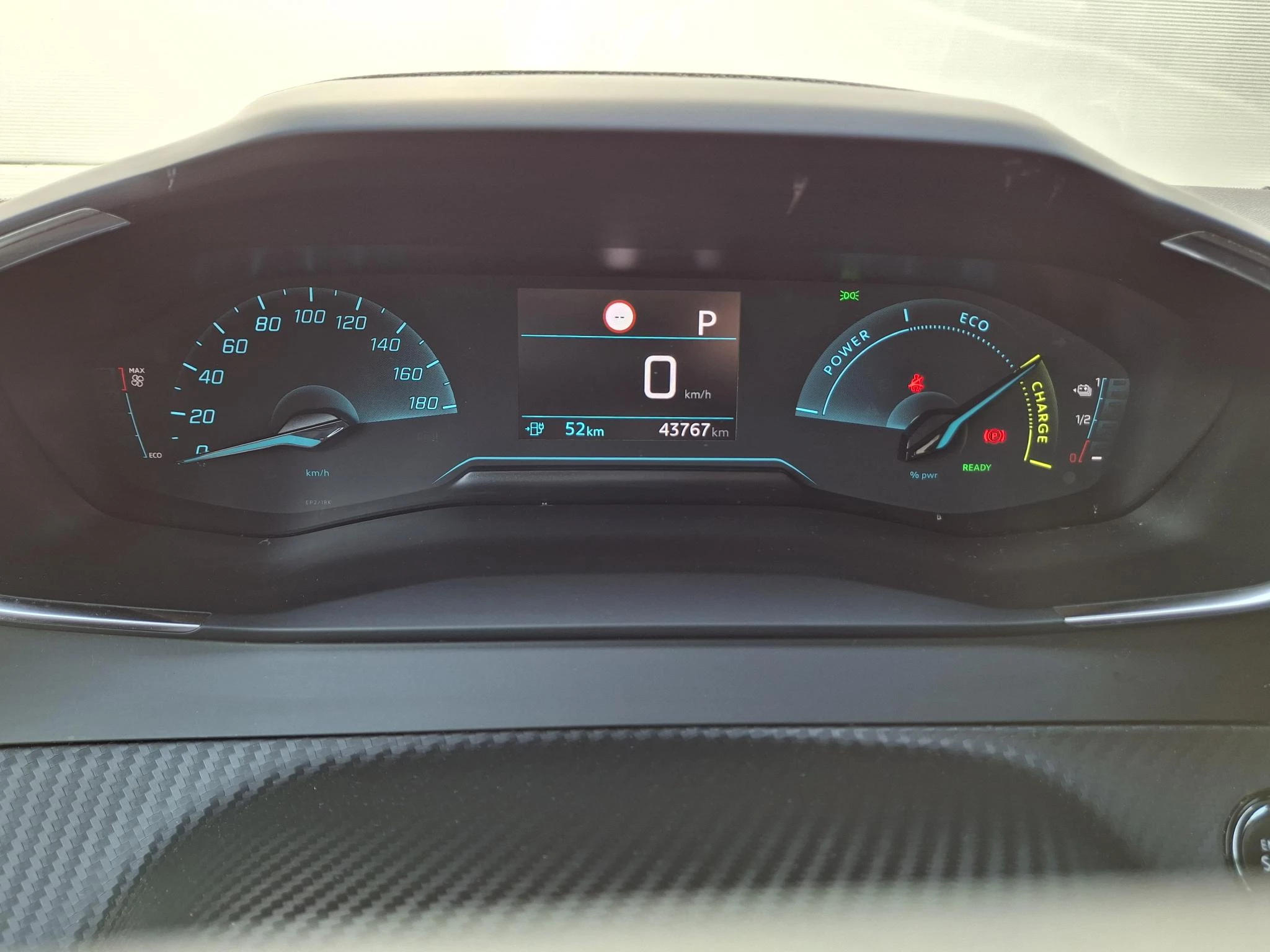 Peugeot e-2008 EV Active 50 kWh