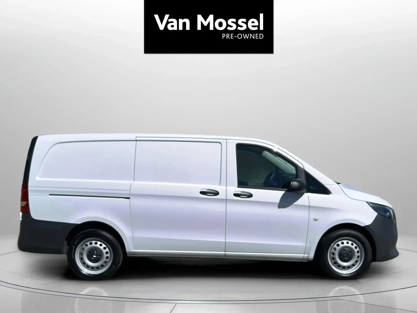 Mercedes-Benz-Vito-image-6