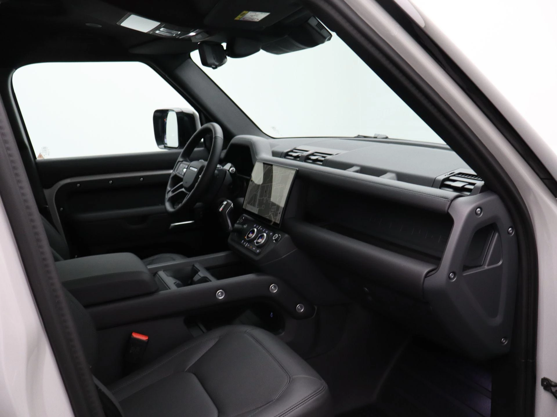 Land Rover-Defender-image-32
