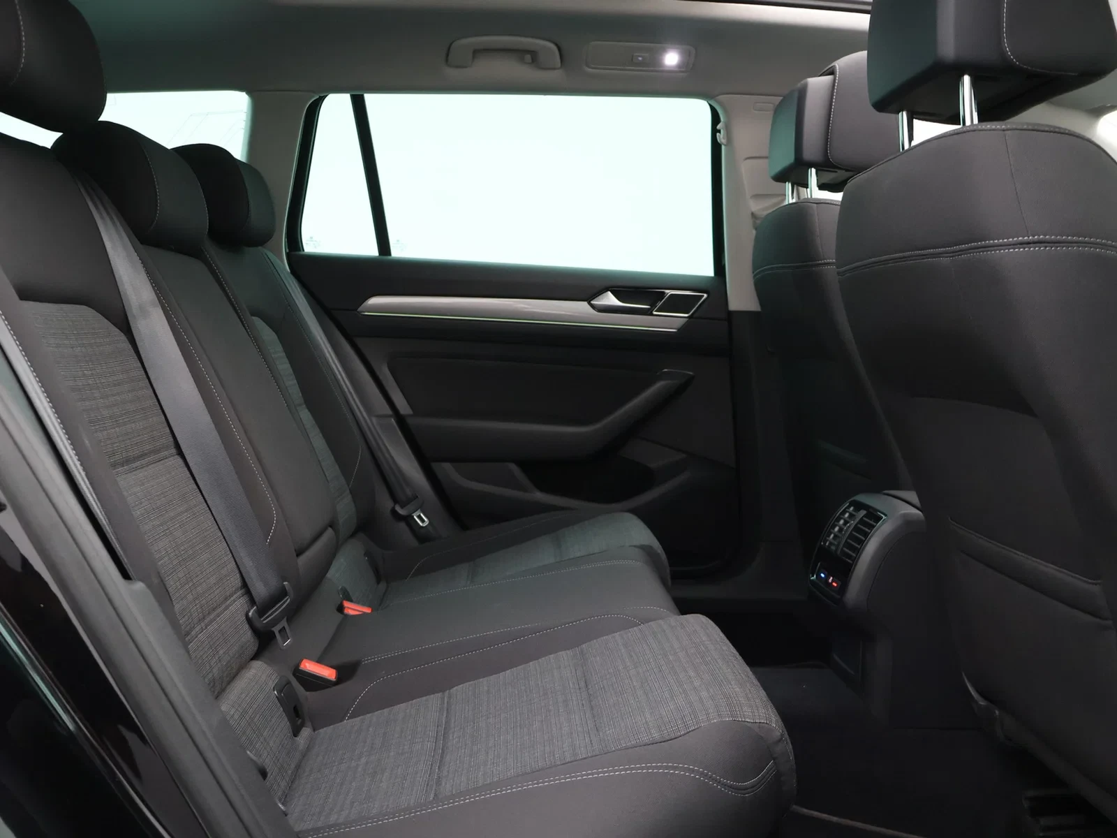 Volkswagen Passat Variant Passat Variant Style 'Business' 1.6 TDI SCR *120 pk *PANO*DSG*ACC*PDC*cruis control