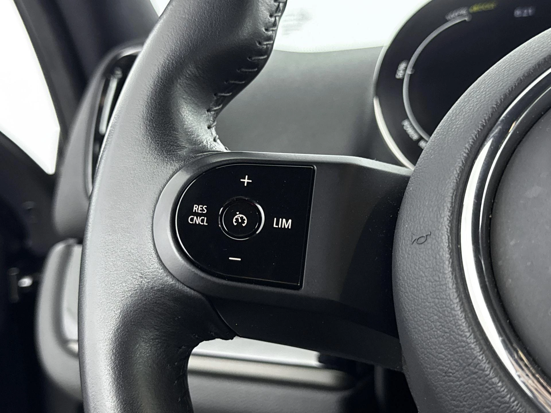MINI-Countryman-image-5