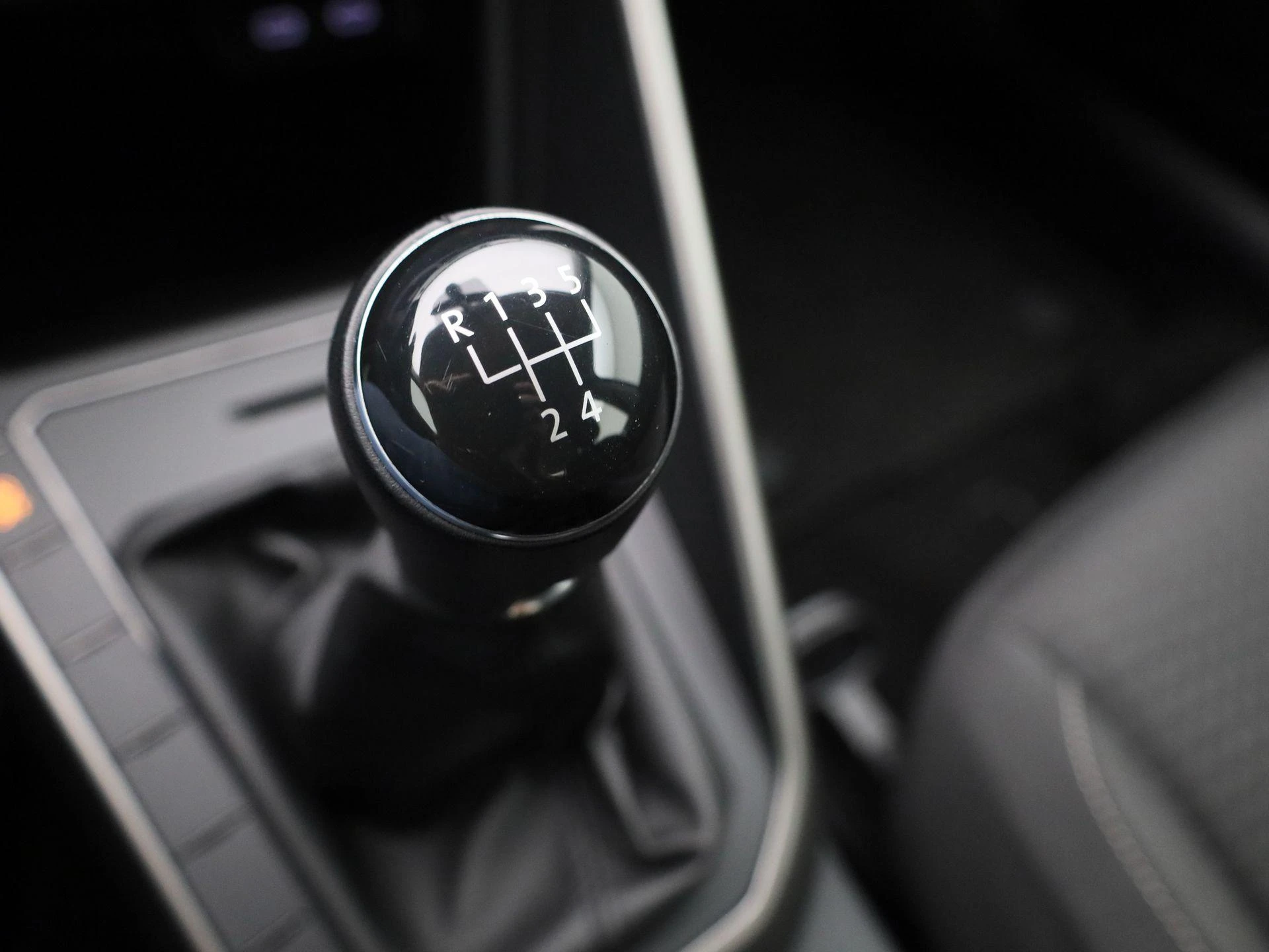 Volkswagen-Polo-image-23