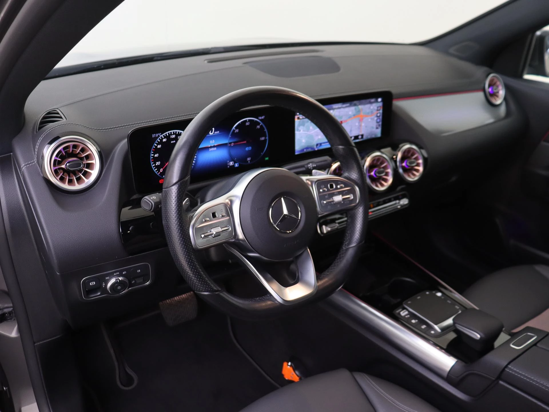 Mercedes-Benz-EQA-image-12