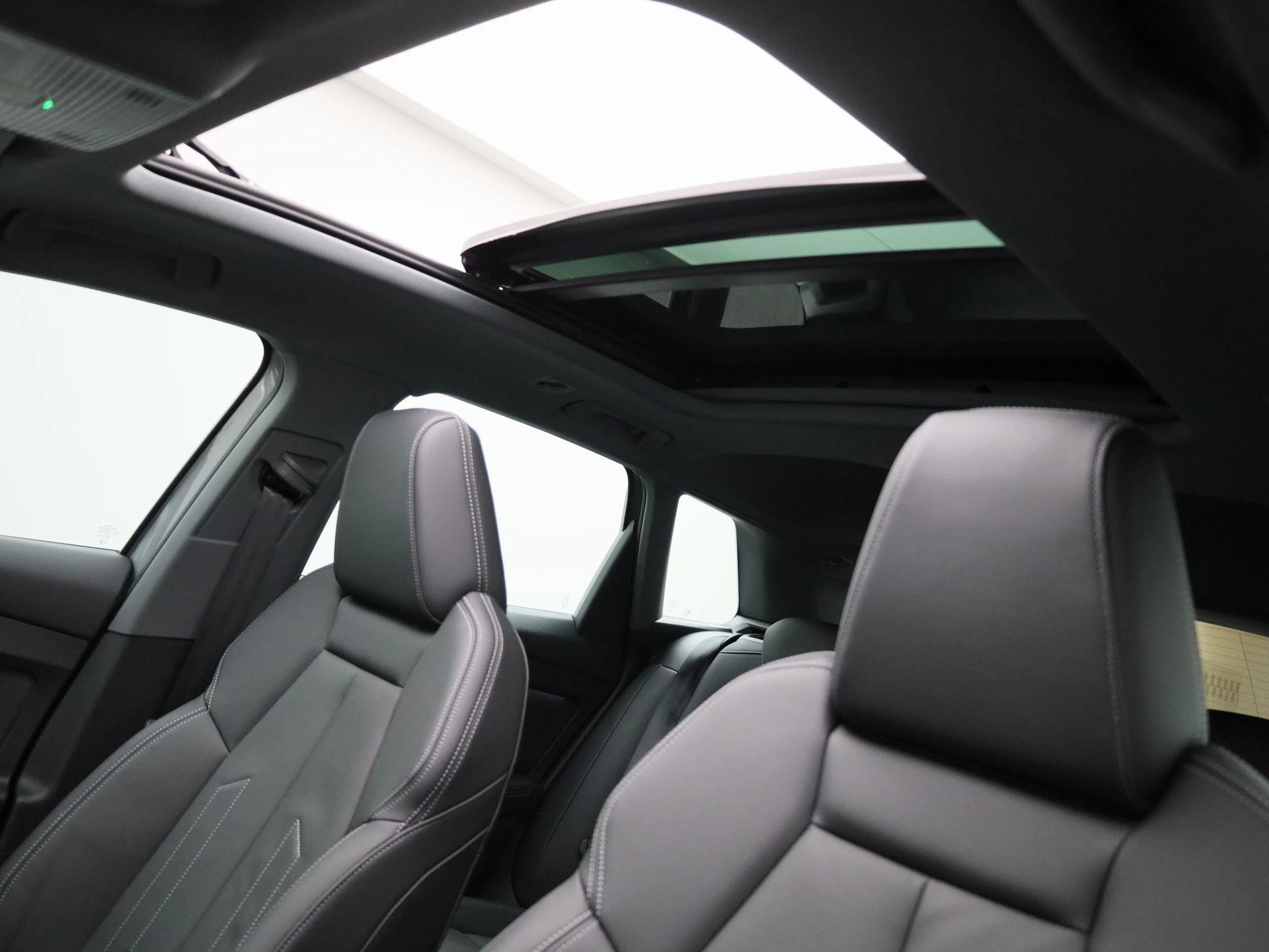 Audi-Q4 e-tron-image-40