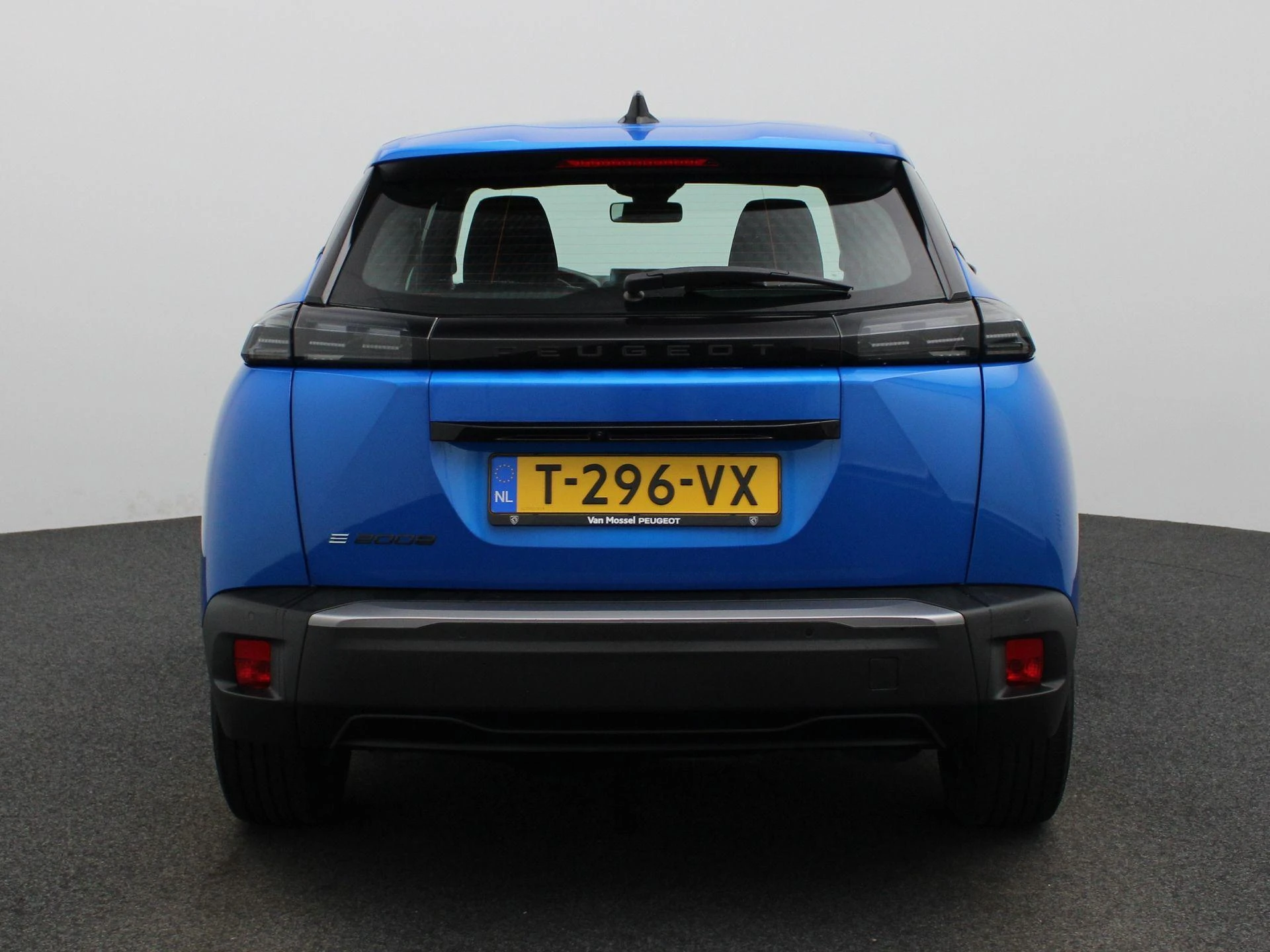 Peugeot-e-2008-image-4
