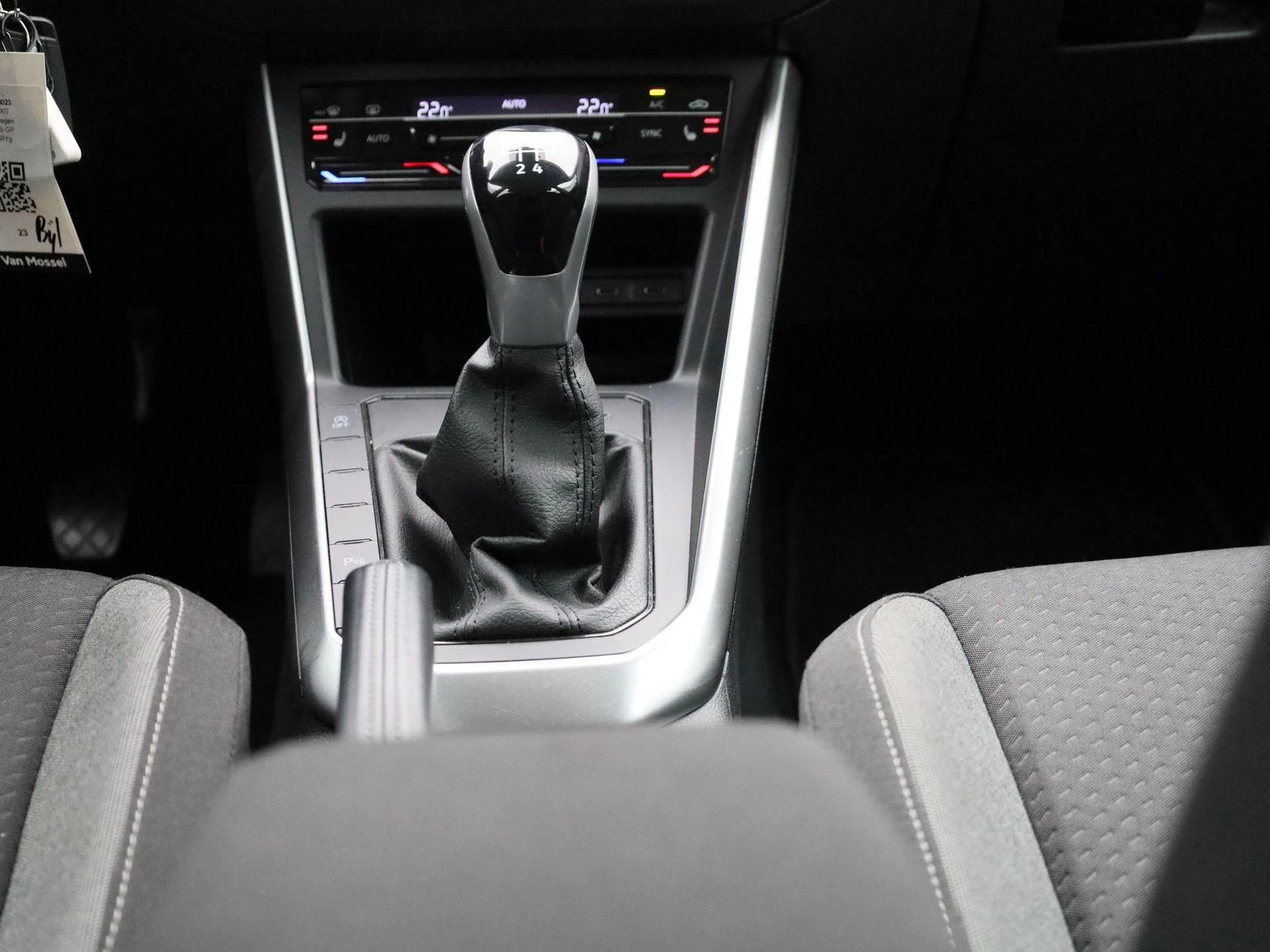 Volkswagen-Polo-image-9