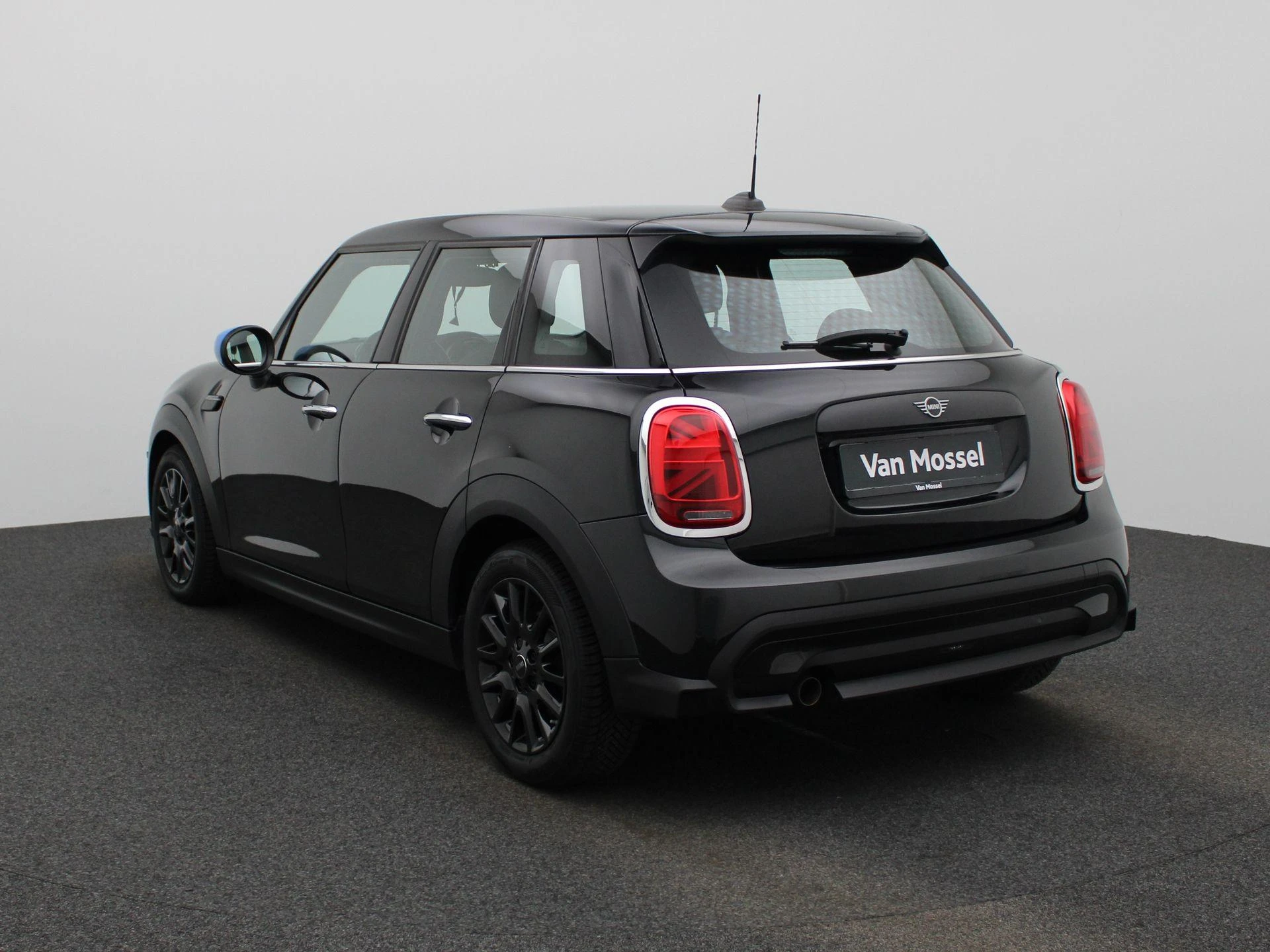MINI-One-image-1