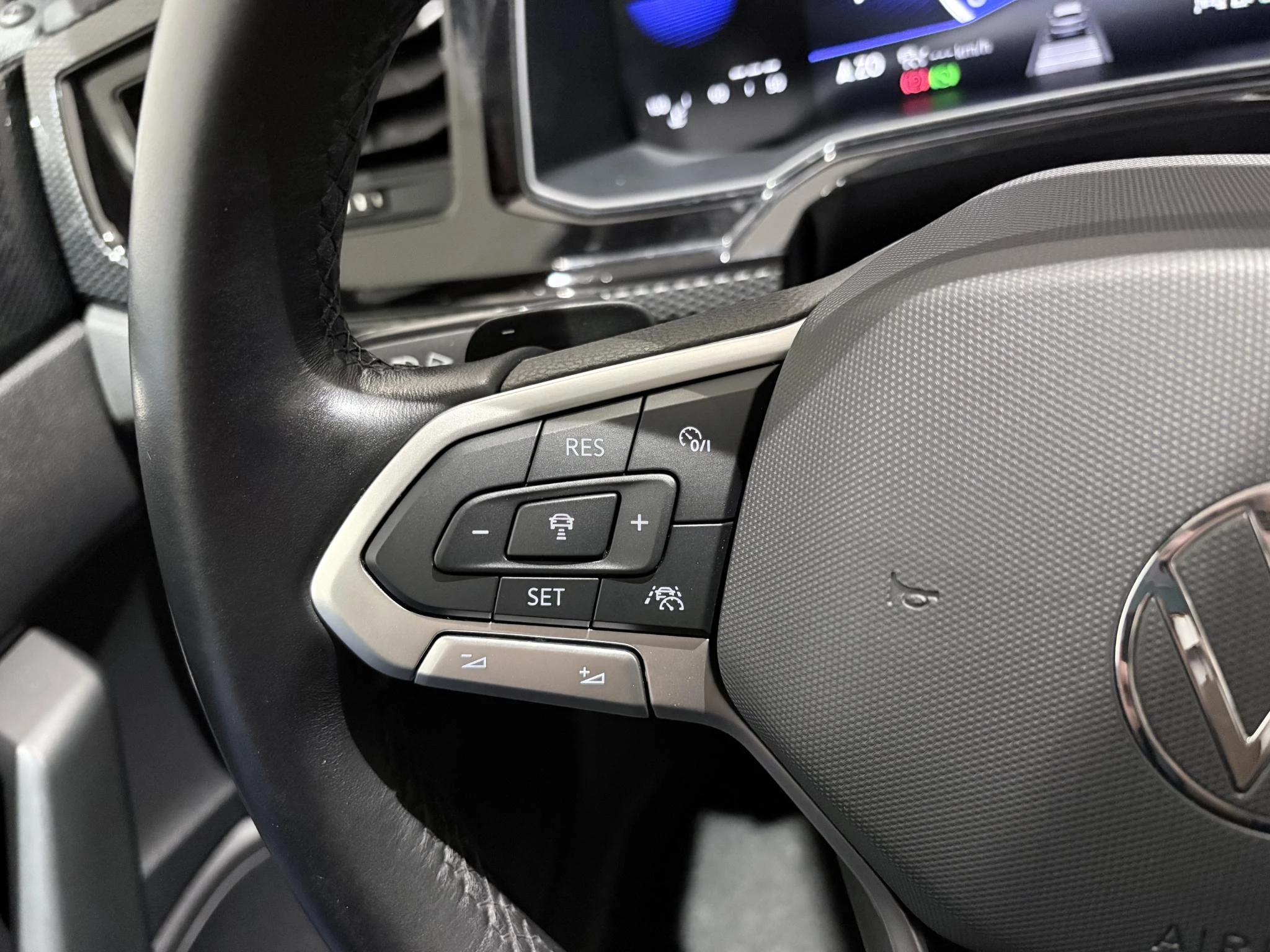 Volkswagen-Polo-image-14