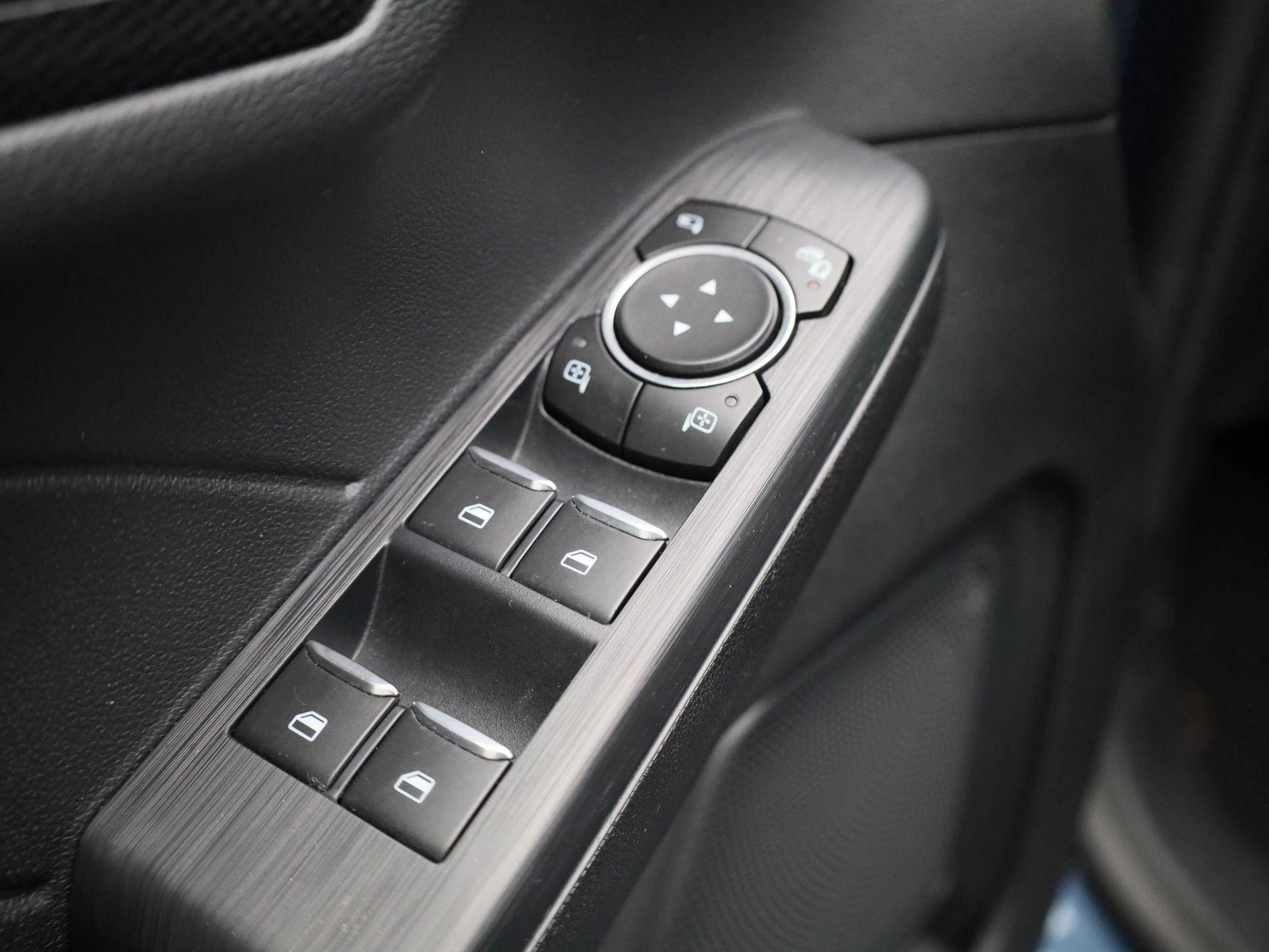 Ford-Kuga-image-35