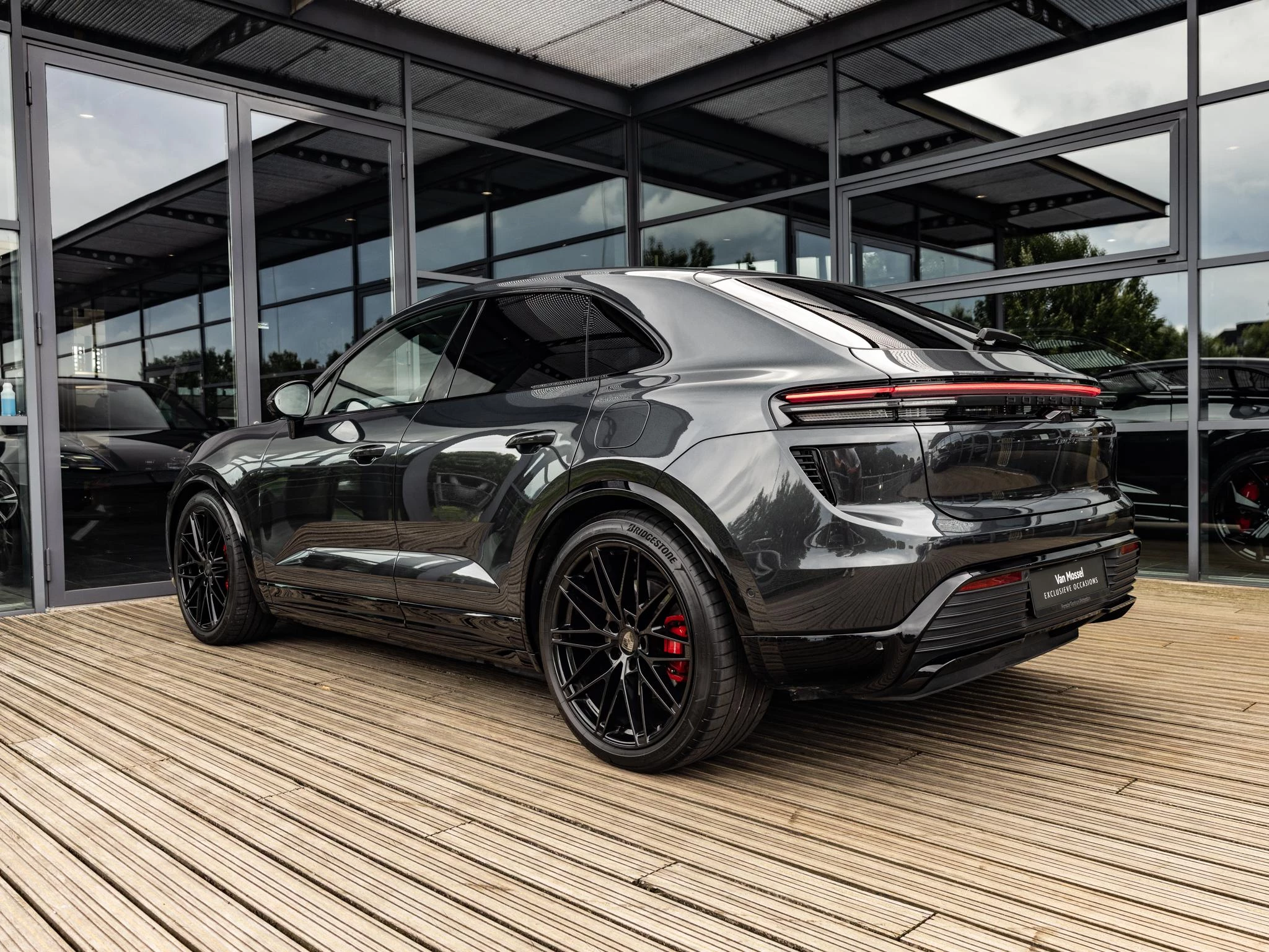 Porsche Macan Turbo 100 kWh