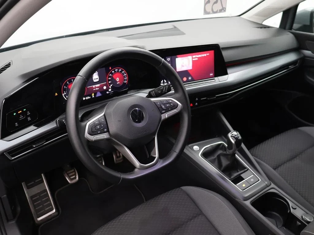 Volkswagen-Golf-image-17