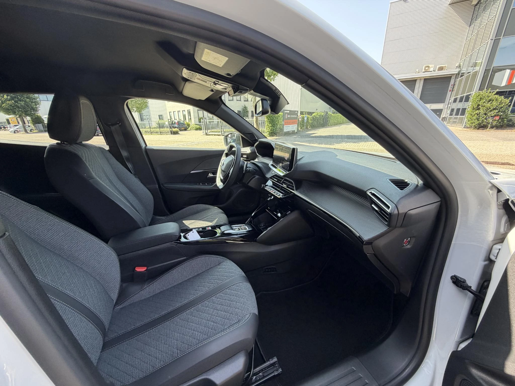 Peugeot-2008-image-14