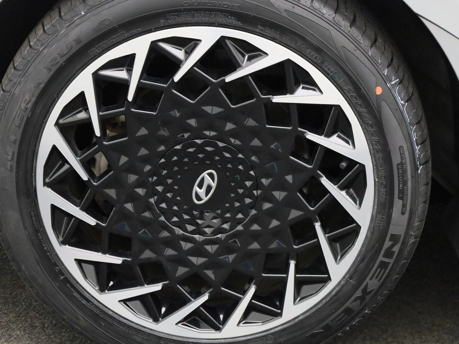 Hyundai-IONIQ 5-image-13