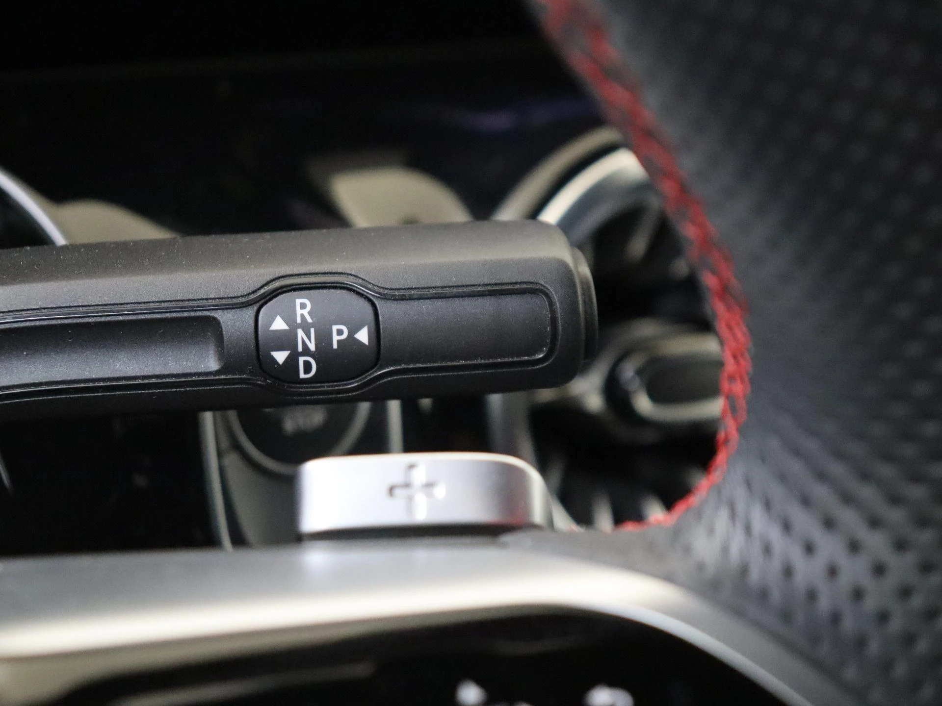 Mercedes-Benz-GLA-image-14