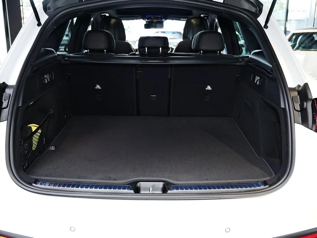 Mercedes-Benz-GLC 220 d-image-16