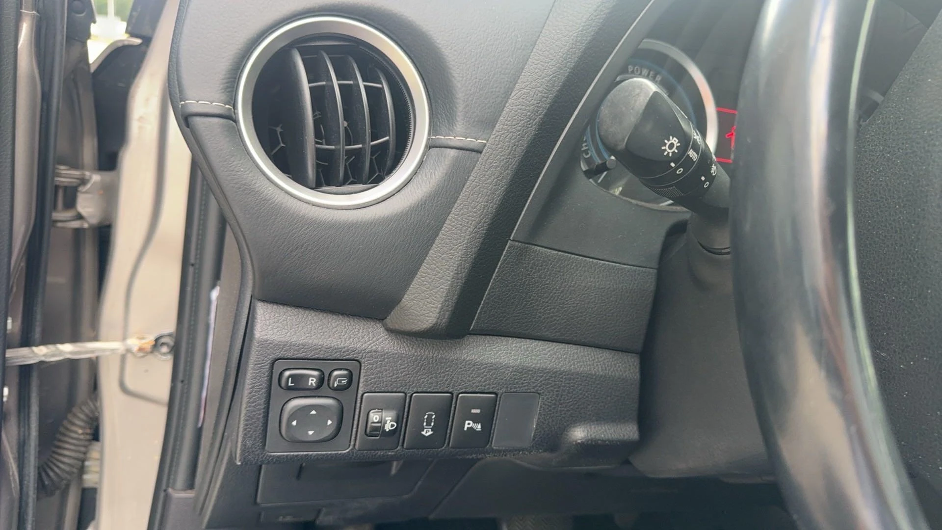 Toyota-Auris-image-5