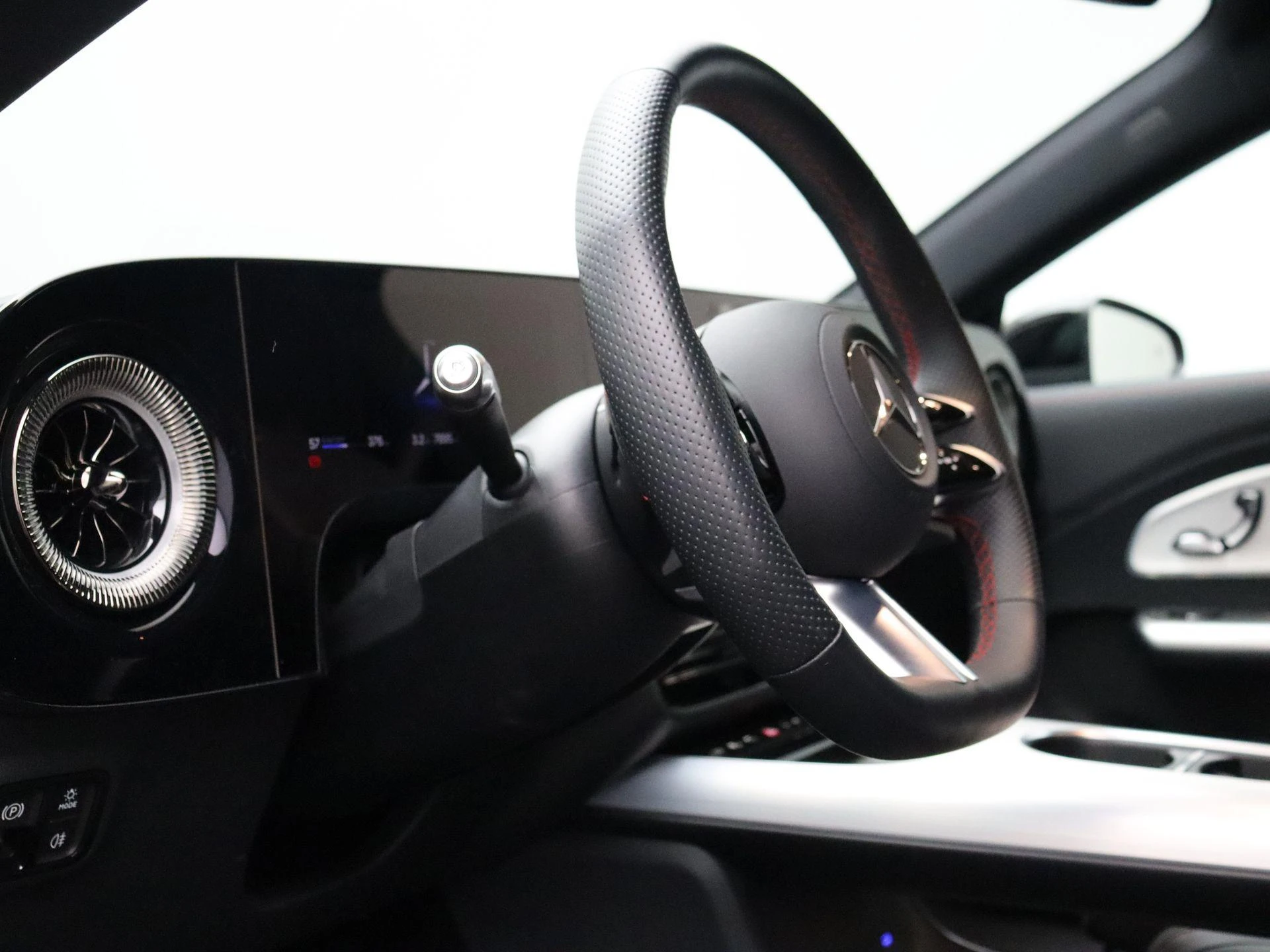 Mercedes-Benz-CLA-image-10