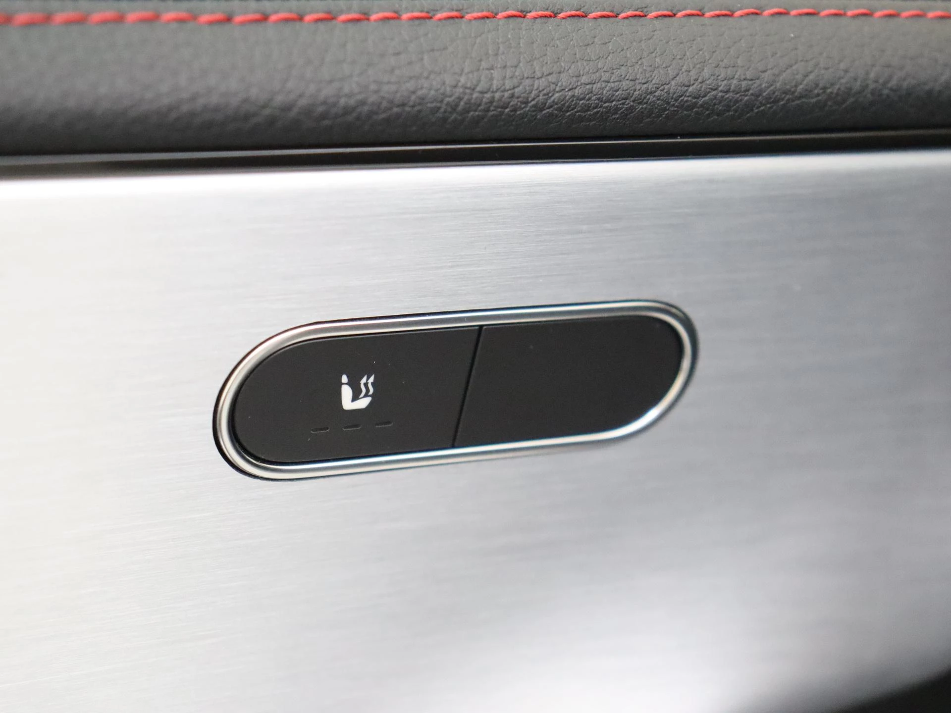 Mercedes-Benz-CLA-image-25