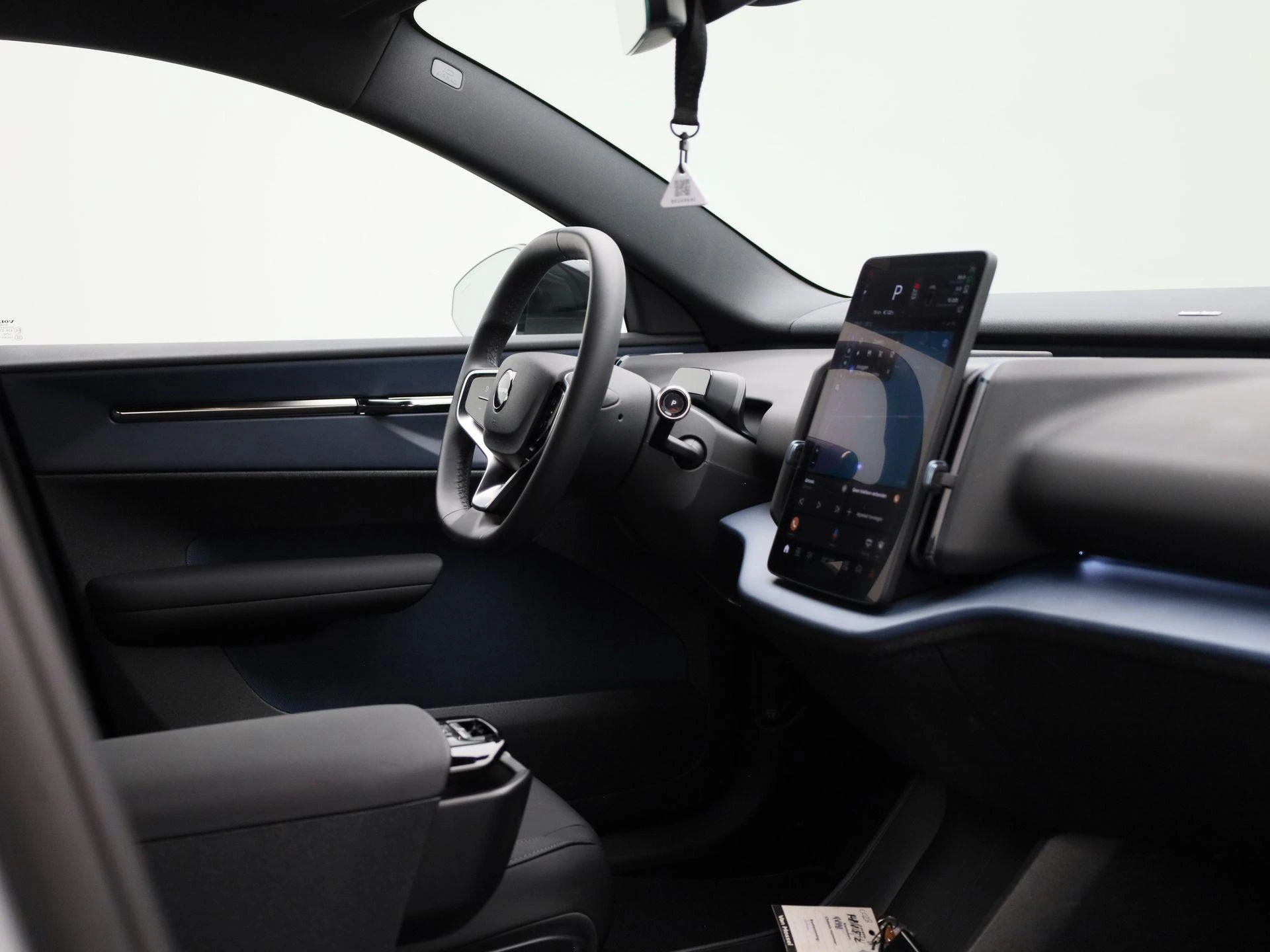 Volvo-EX30-image-30