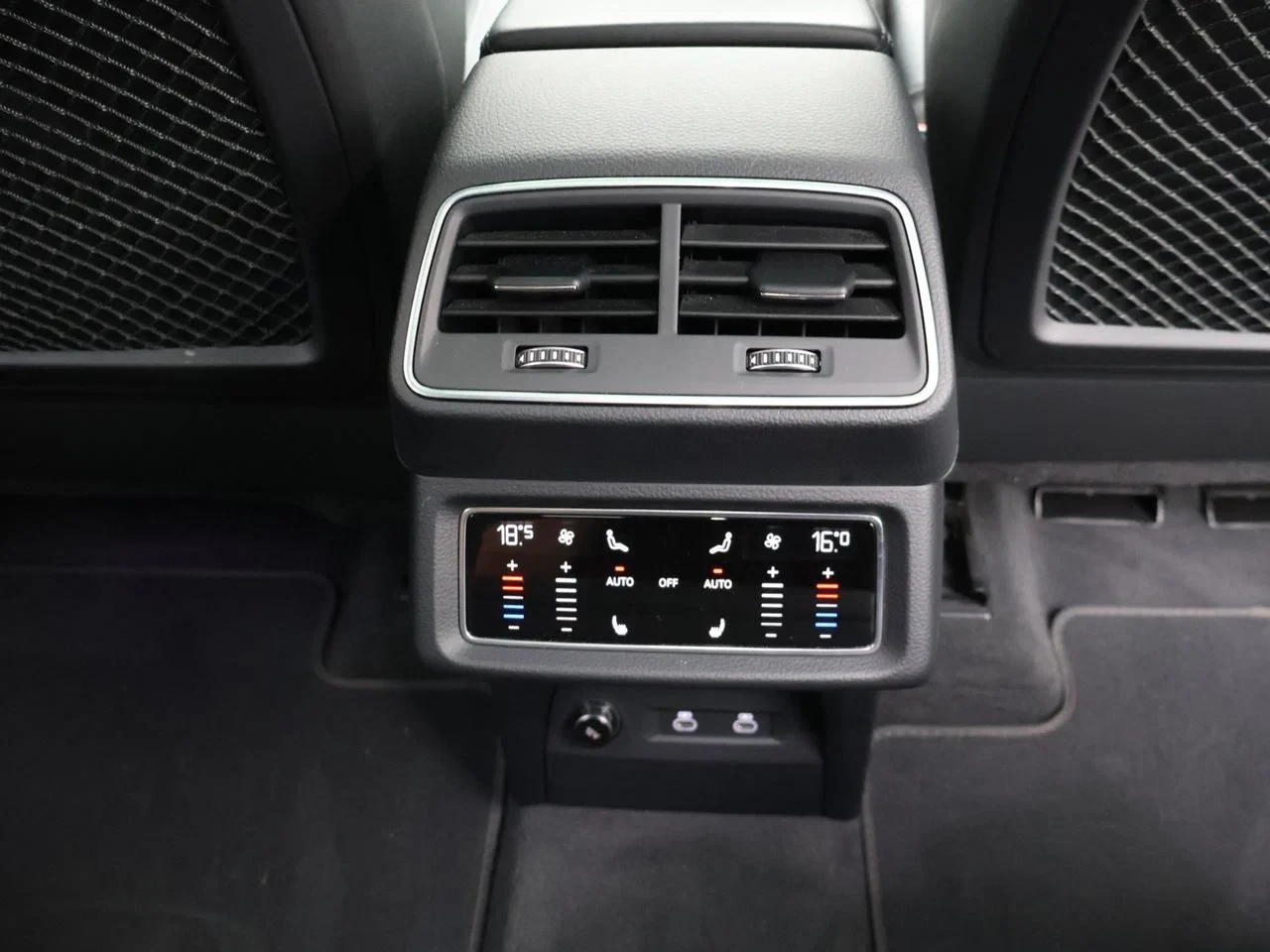 Audi e-tron Sportback Audi e-tron Sportback 2X-S line 55 QUATTRO 408PK *PANODAK*LEDER*CAMERA*PDC*VRTIUAL COCKPIT*ACC*NAVI*APP-CONNECT*...*