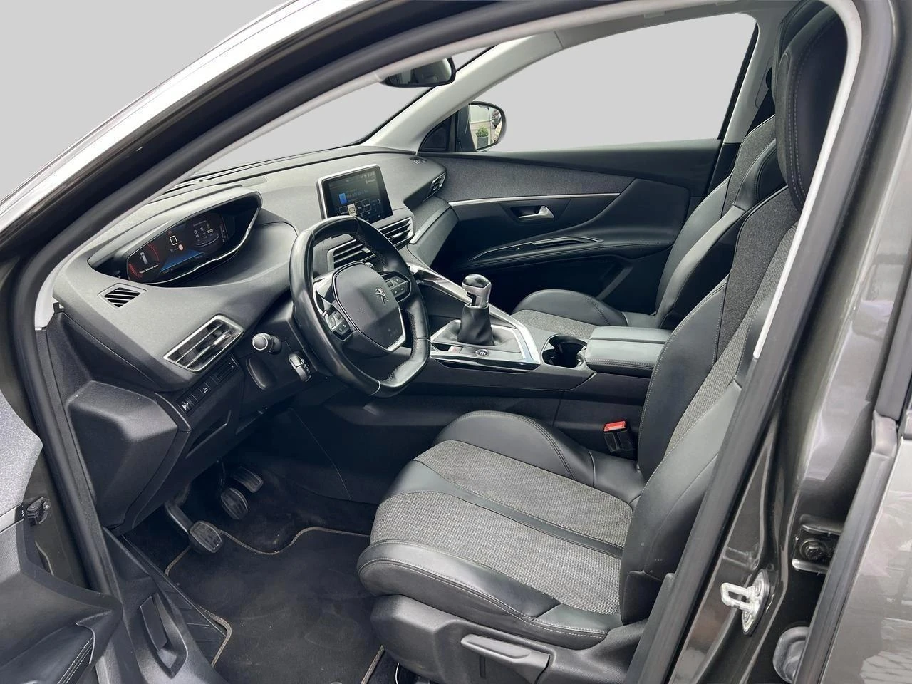 Peugeot-5008-image-7