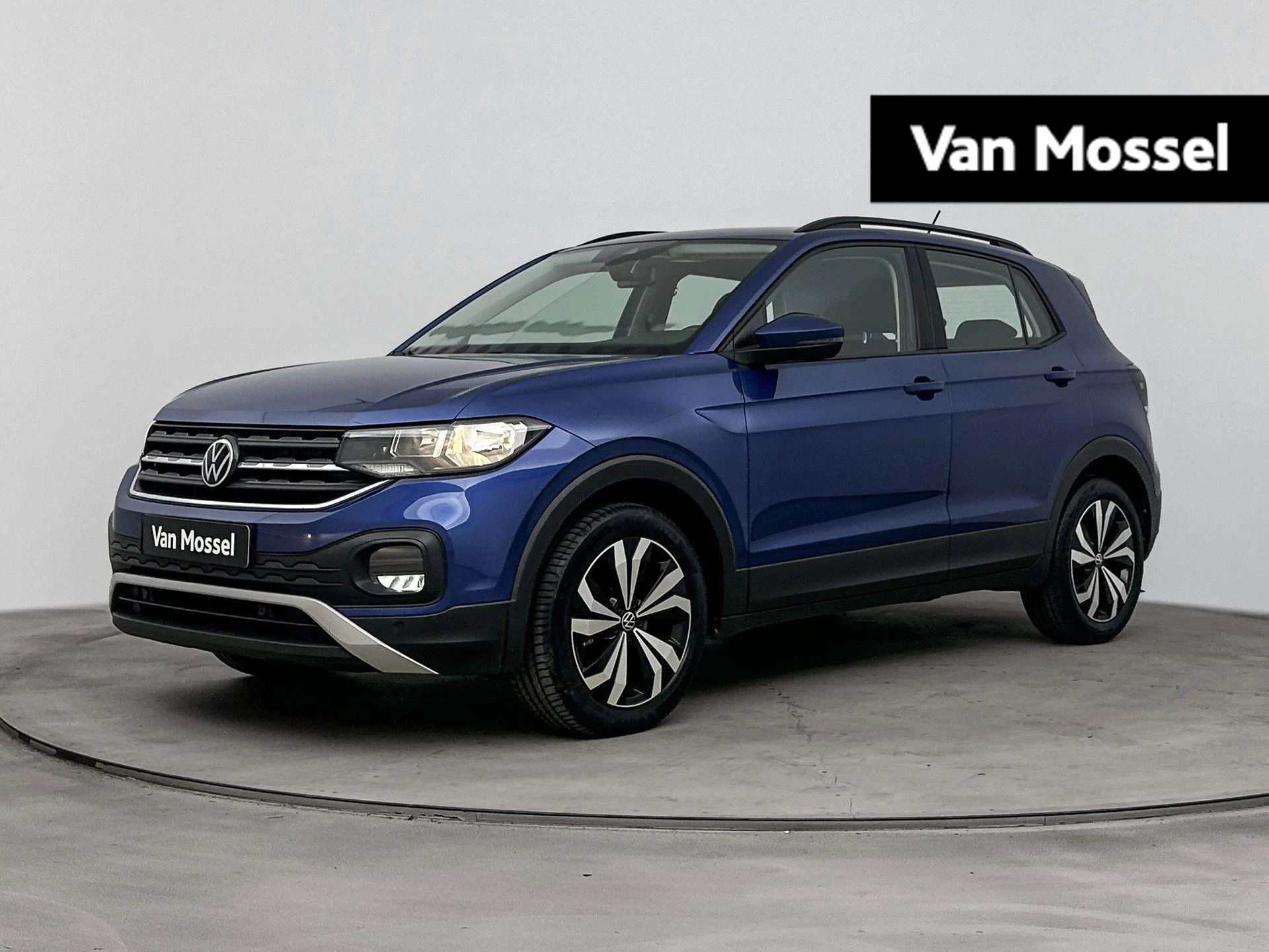 Volkswagen-T-Cross-image-0
