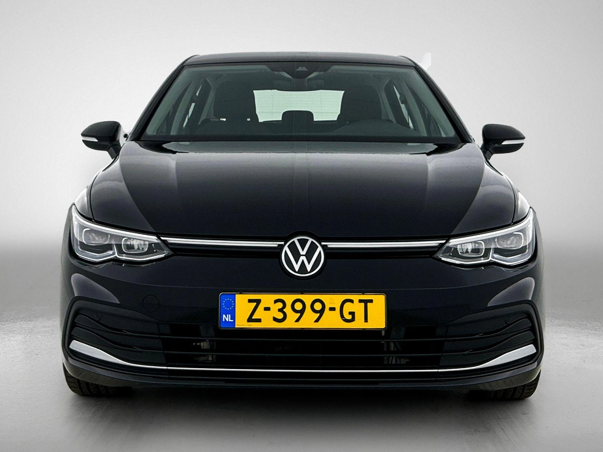 Volkswagen-Golf-image-4