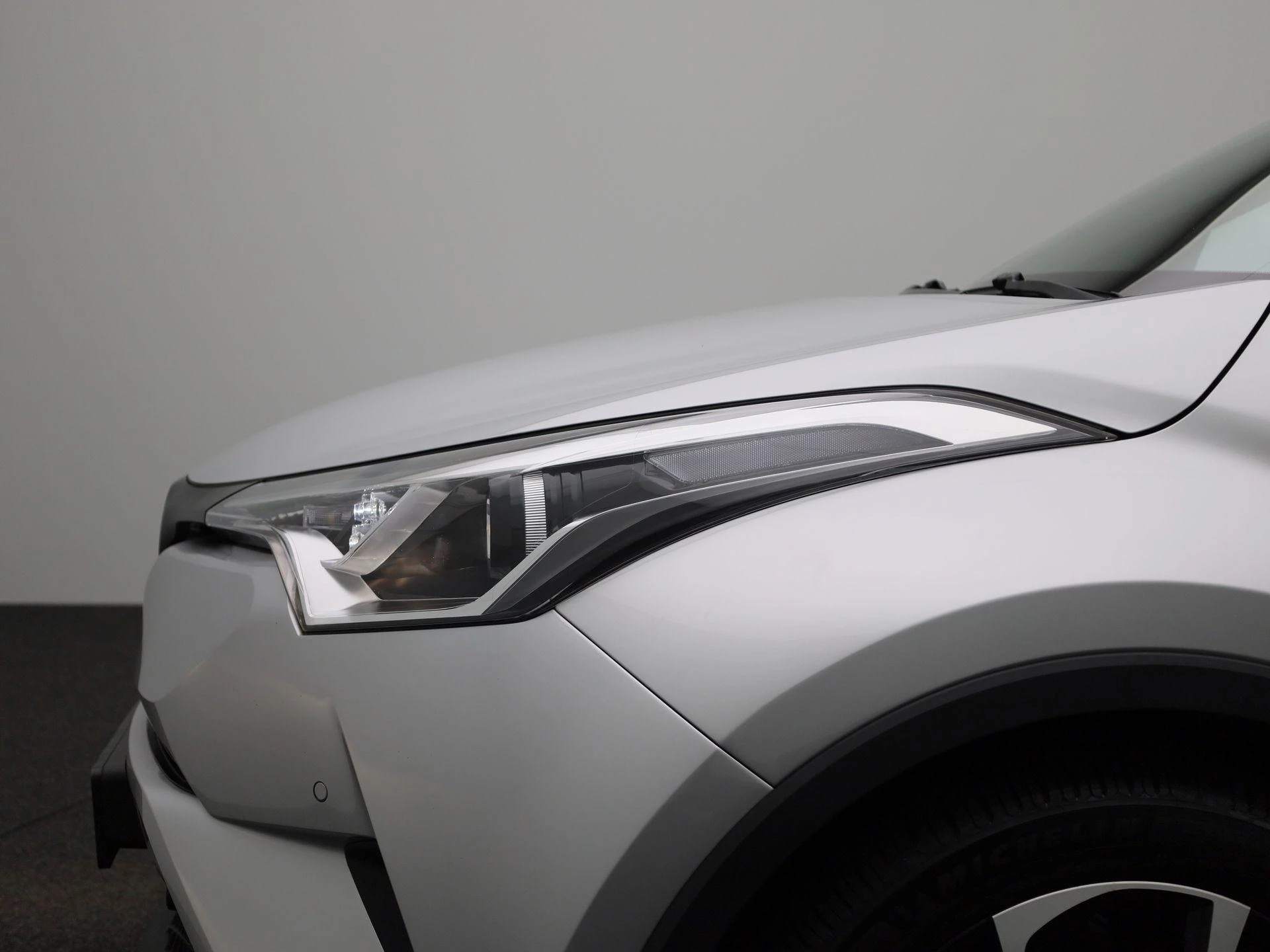 Toyota-C-HR-image-14