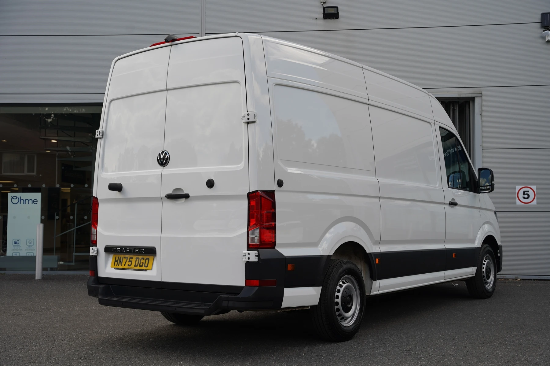 Volkswagen-Crafter-image-12