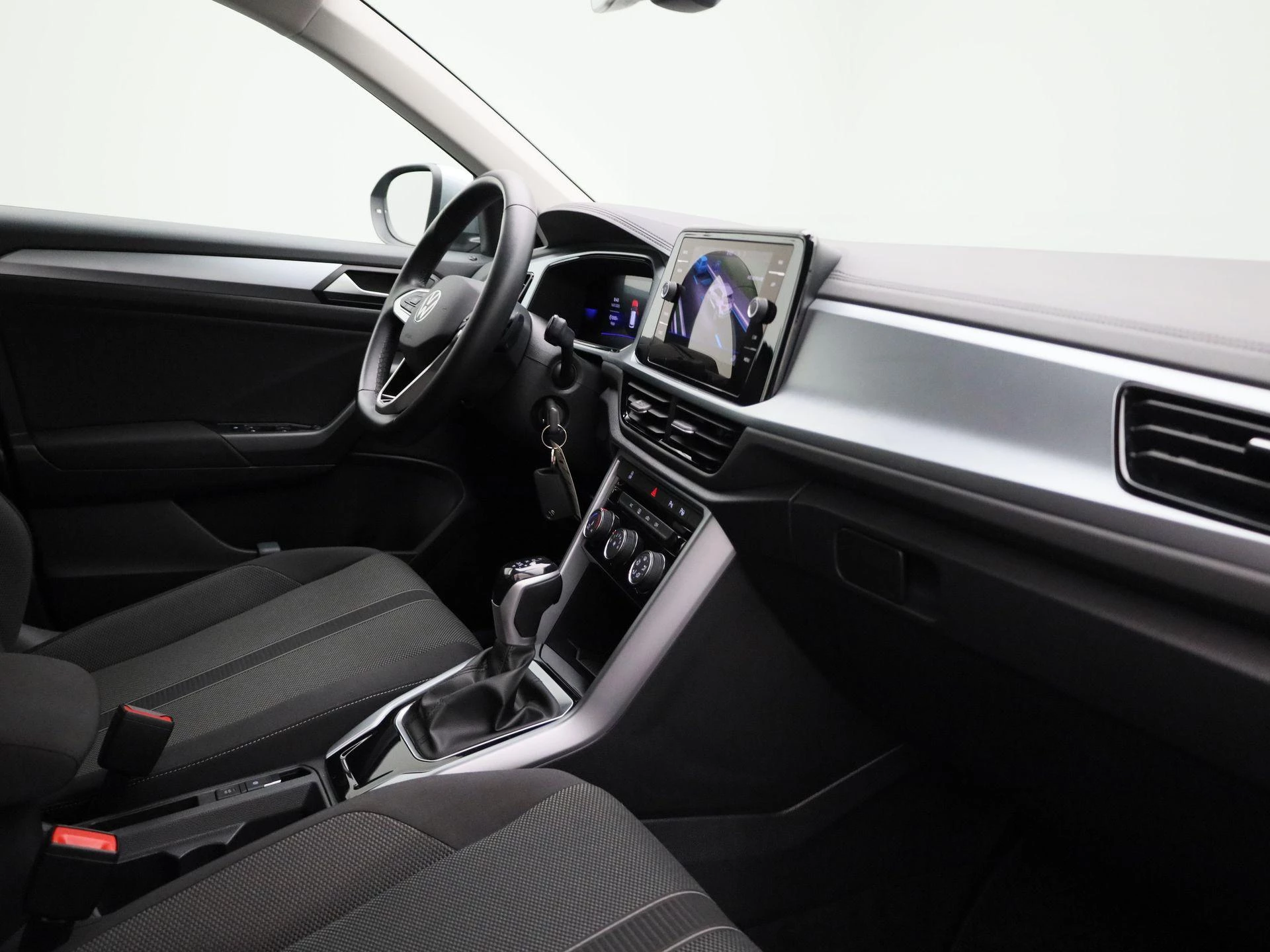 Volkswagen-T-Roc-image-30