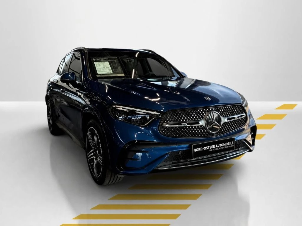 Mercedes-Benz-GLC 300-image-17