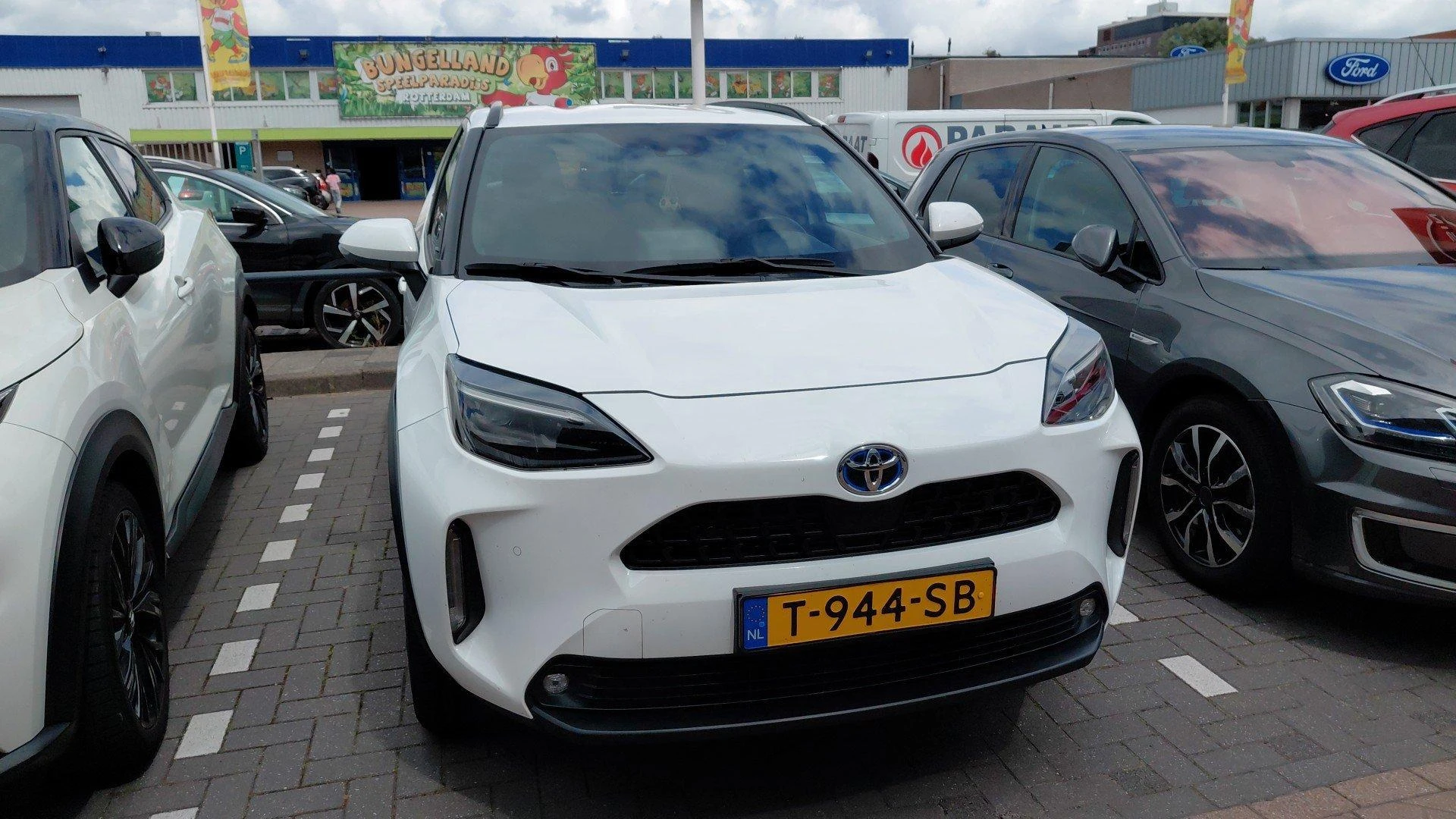 Toyota-Yaris Cross-image-3