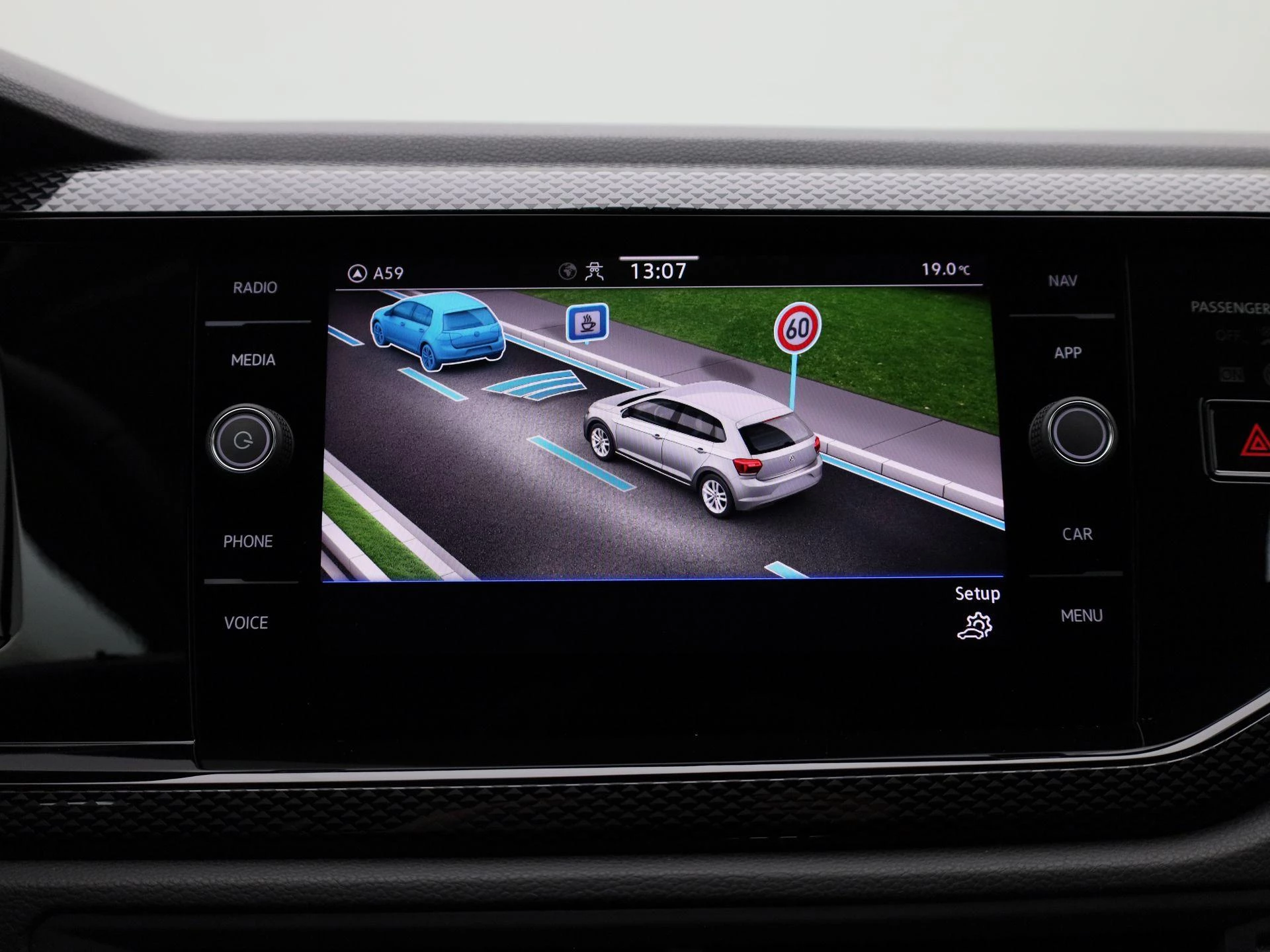 Volkswagen-Polo-image-25