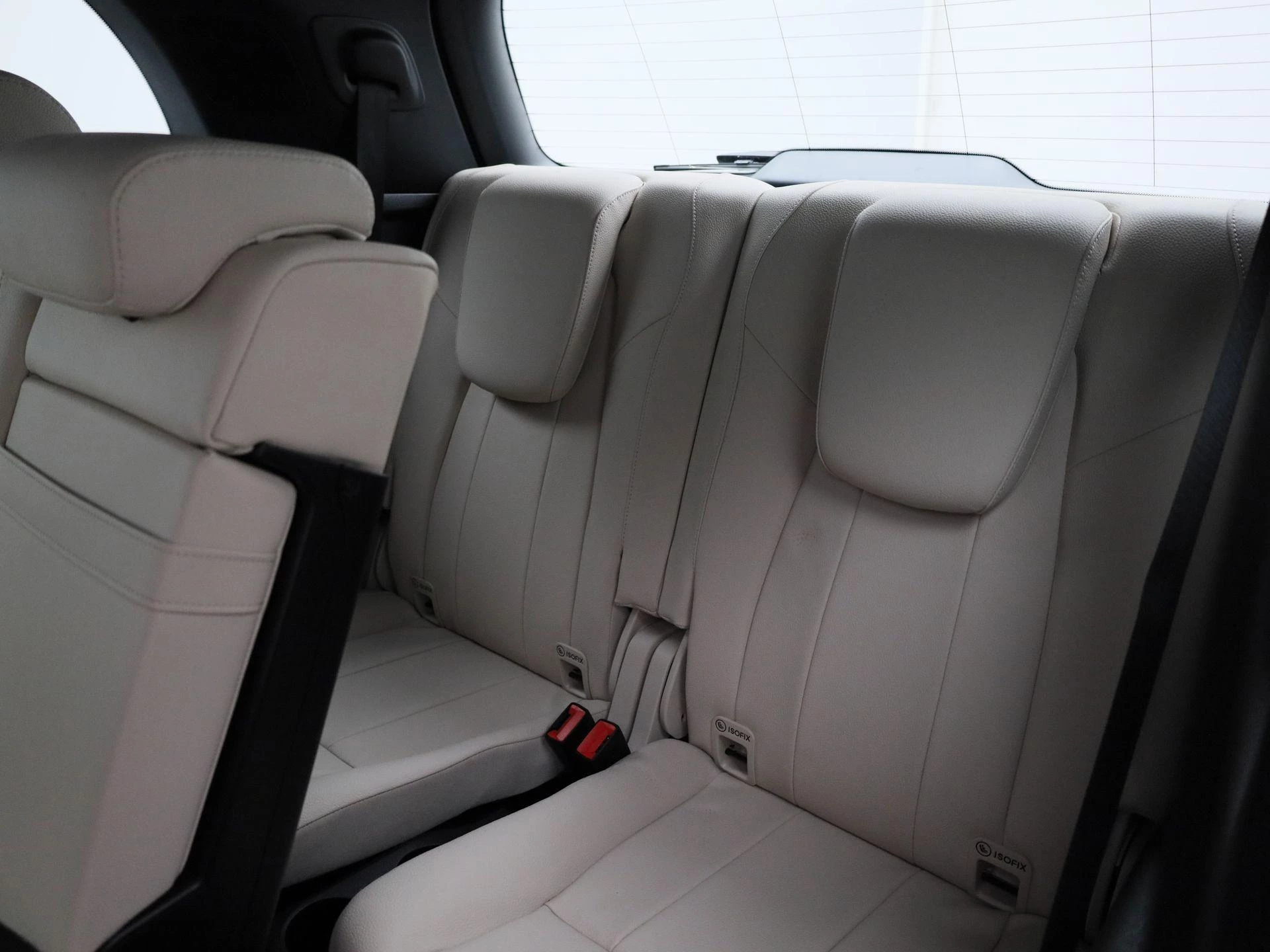 Mercedes-Benz GLB 200 LUXURY LINE + LEDER + PANO + 7-ZIT + CARPLAY +
