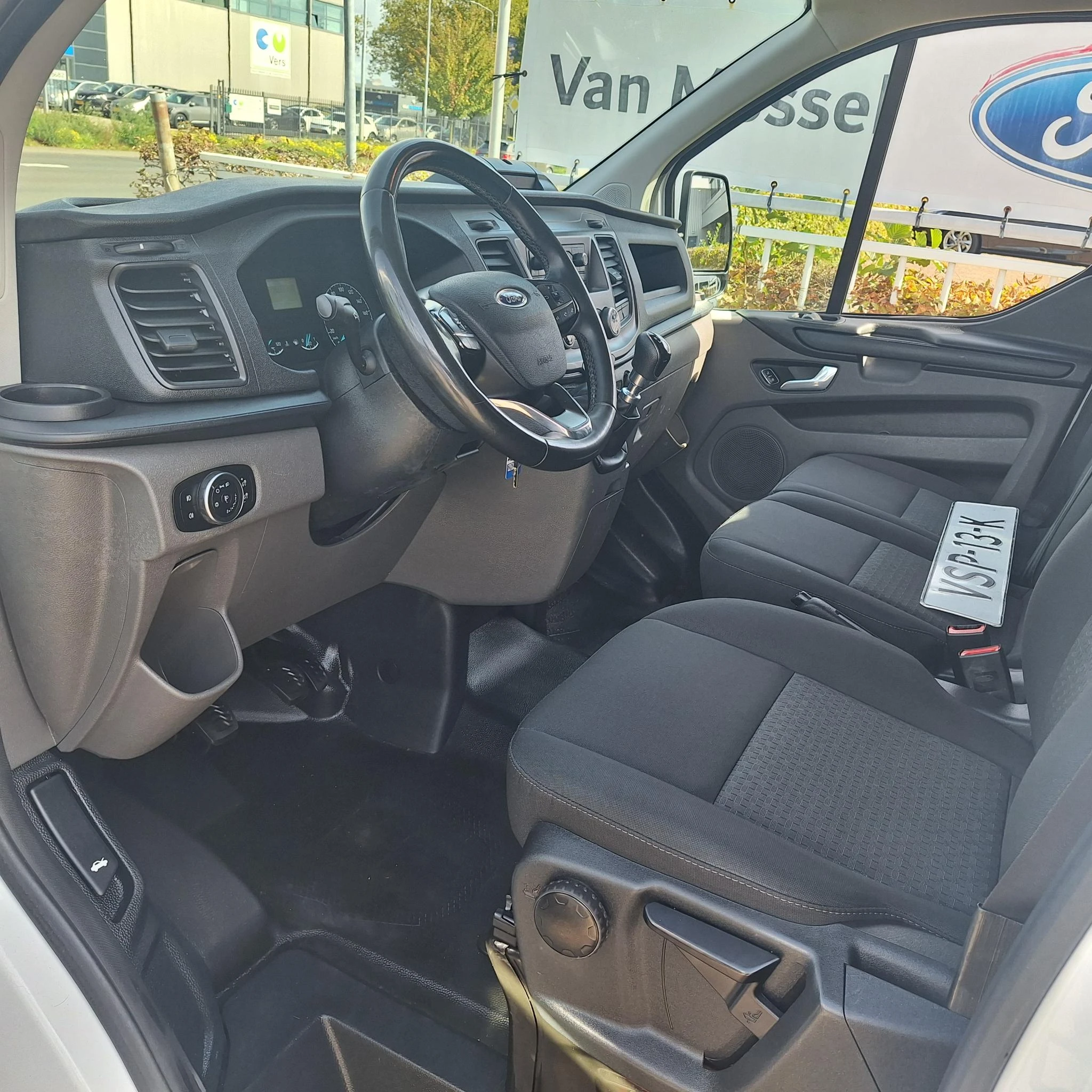 Ford-Transit Custom-image-12