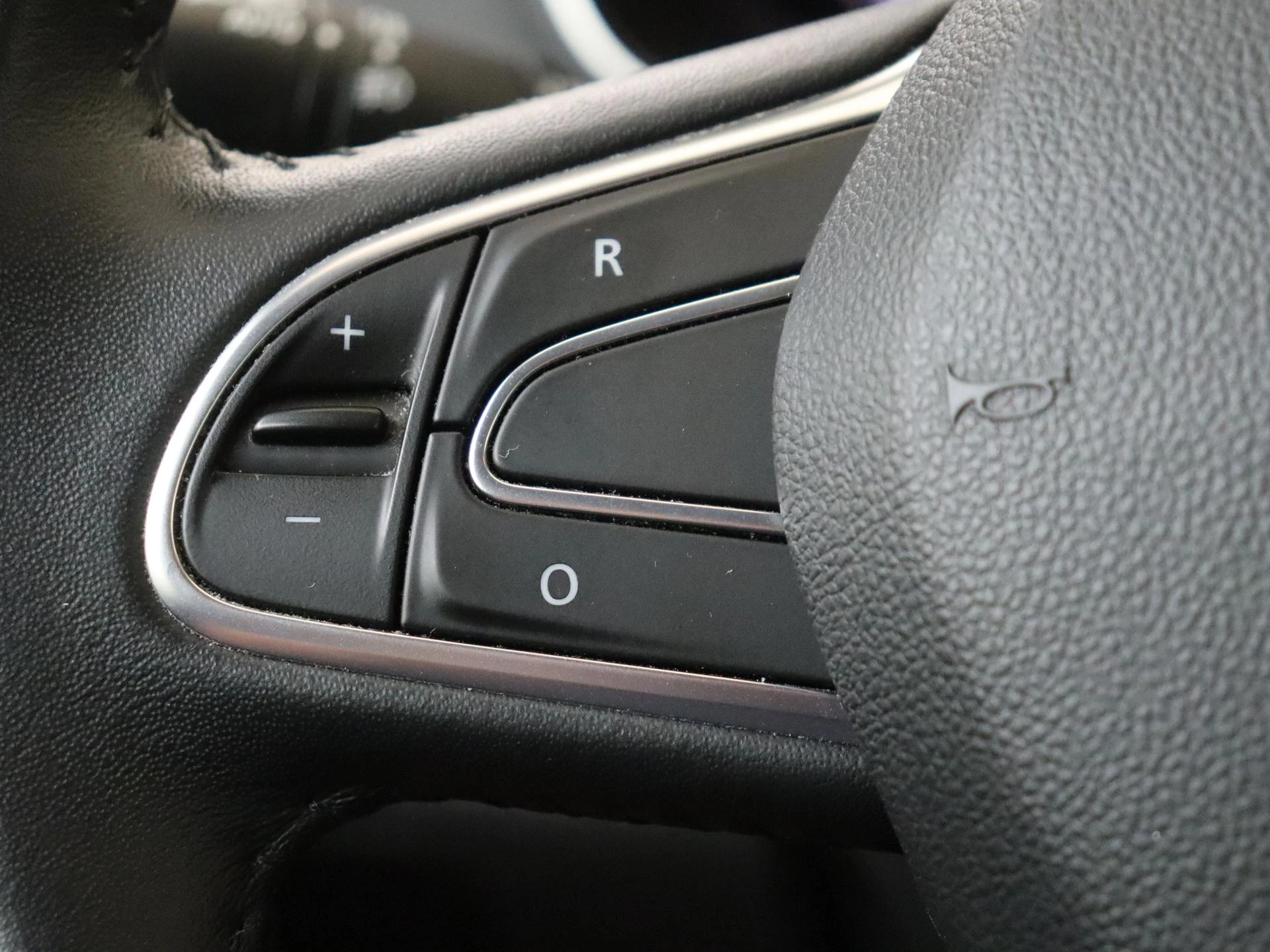 Renault-Mégane Estate-image-11