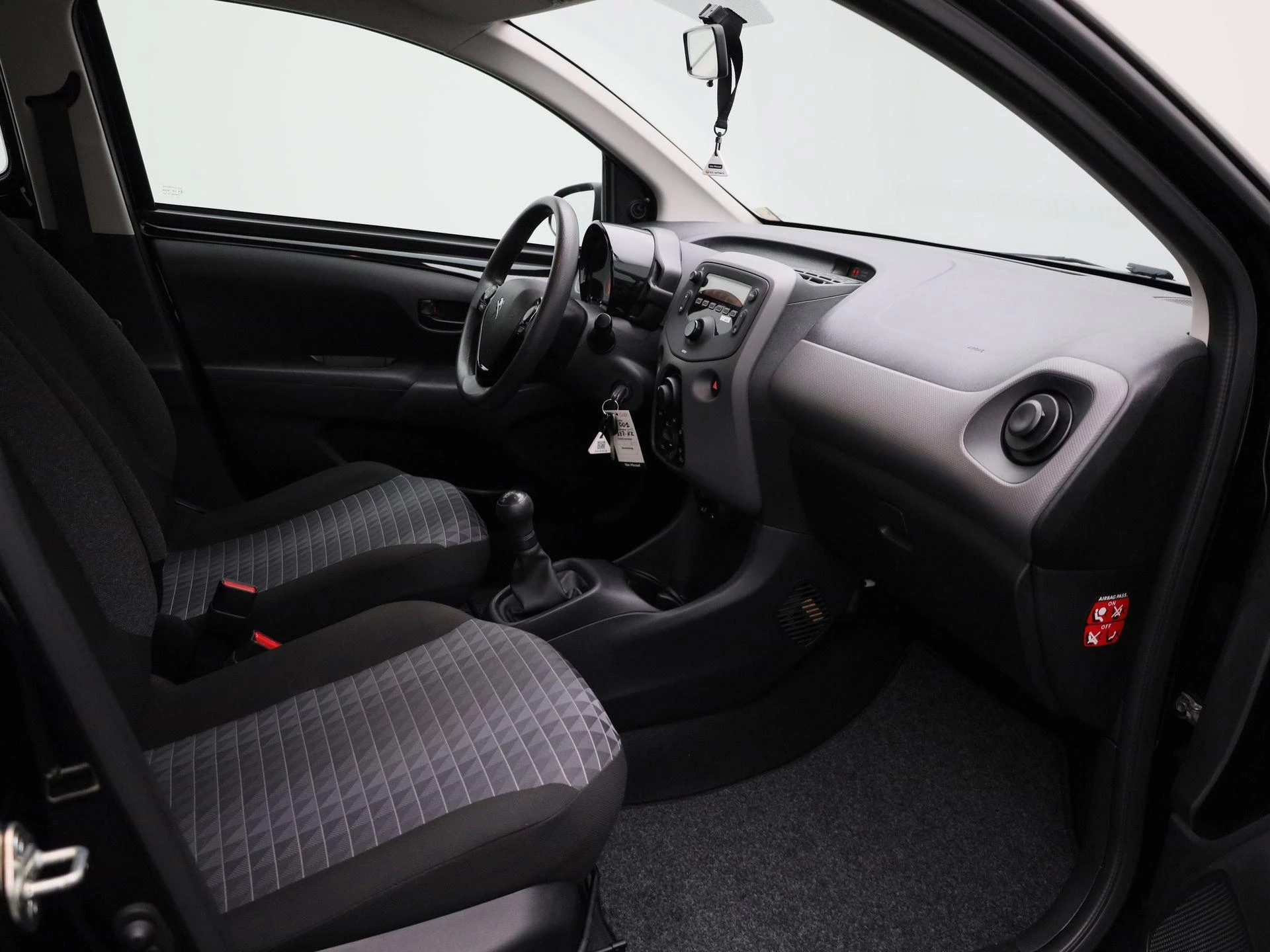 Peugeot-108-image-23