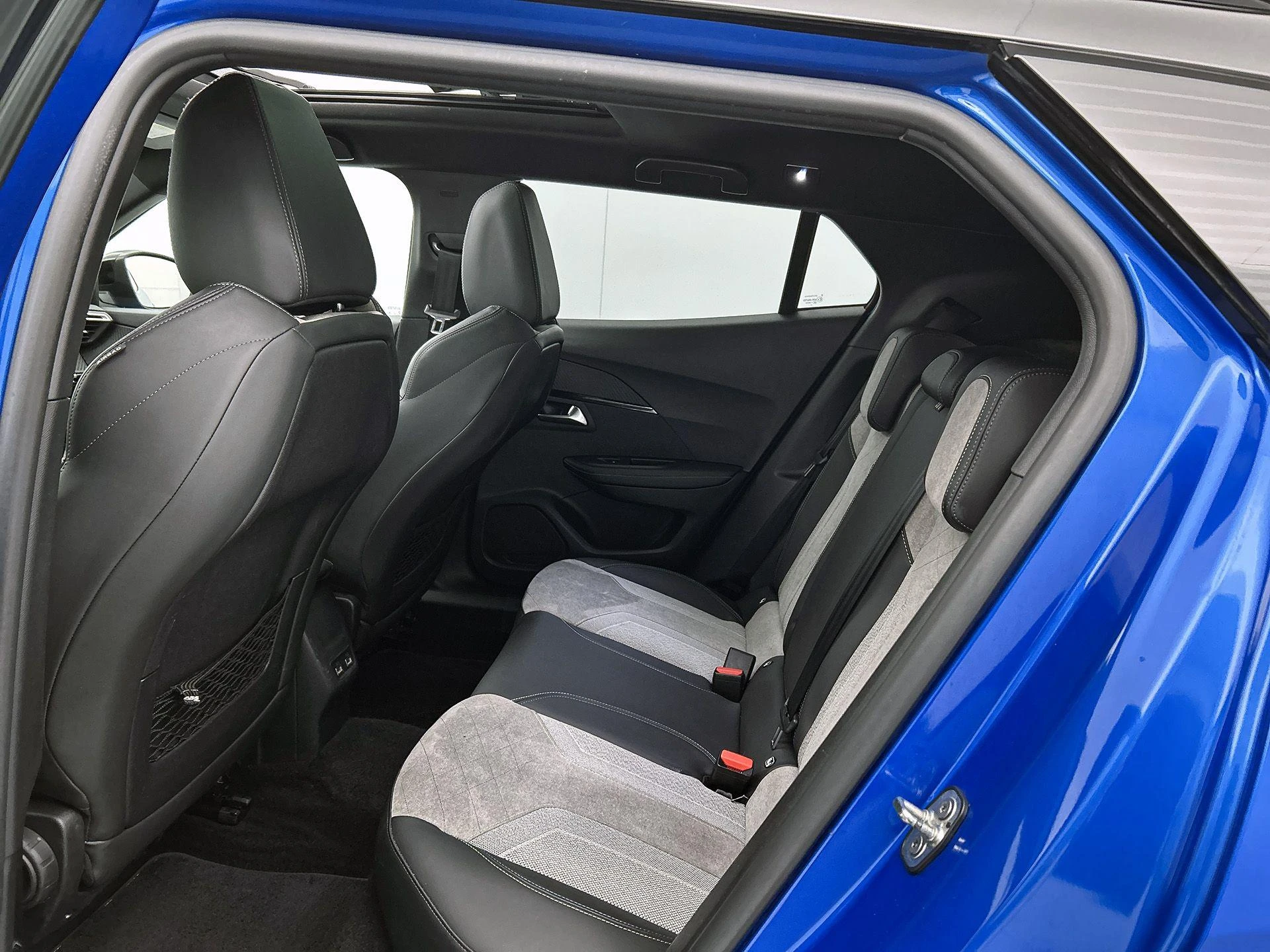 Peugeot e-2008 EV GT Pack 50 kWh
