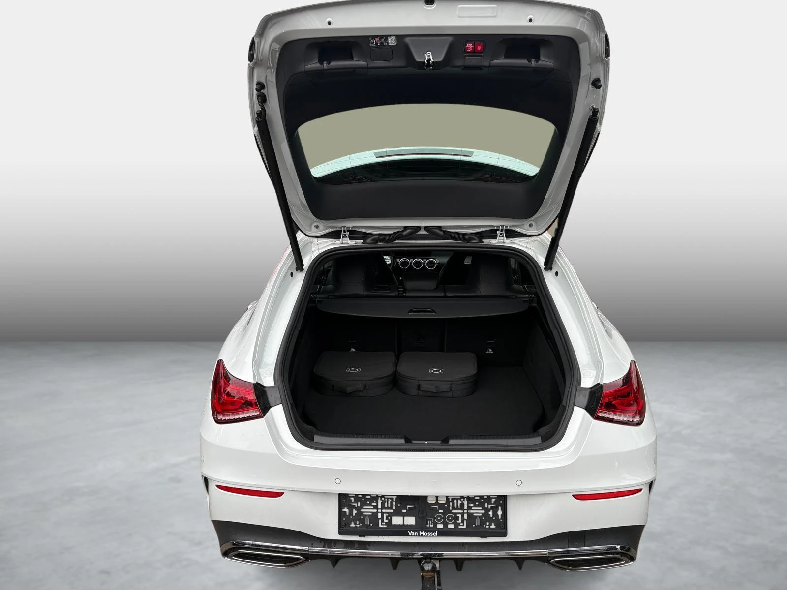 Mercedes-Benz-CLA-image-9