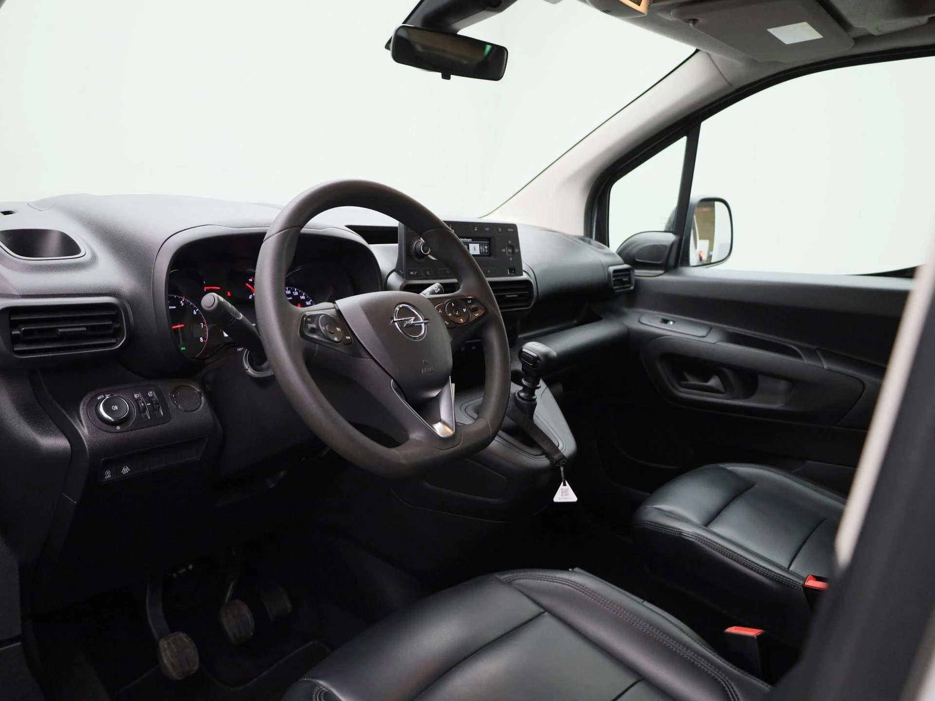 Opel-Combo Life-image-29