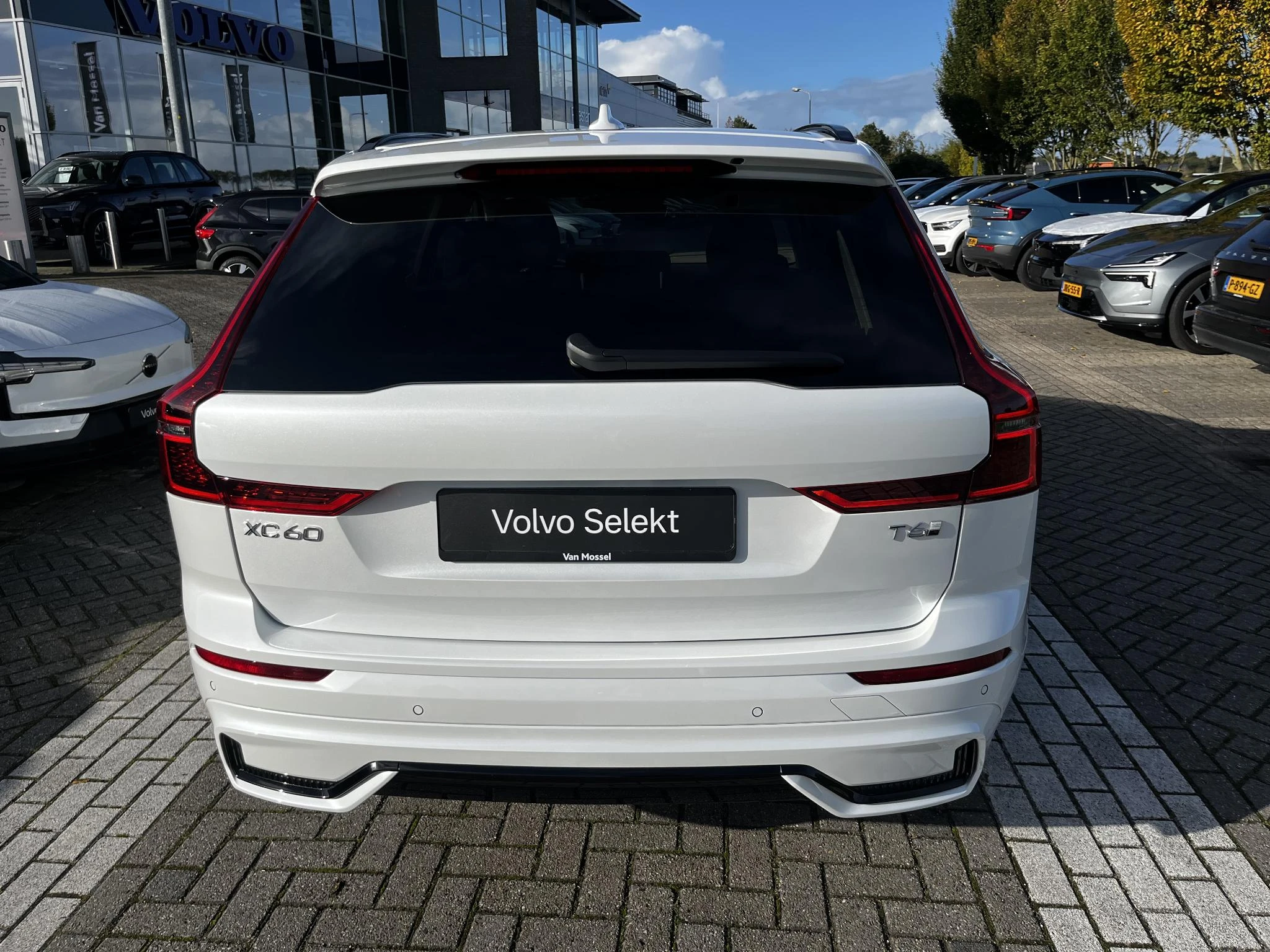 Volvo-XC60-image-2