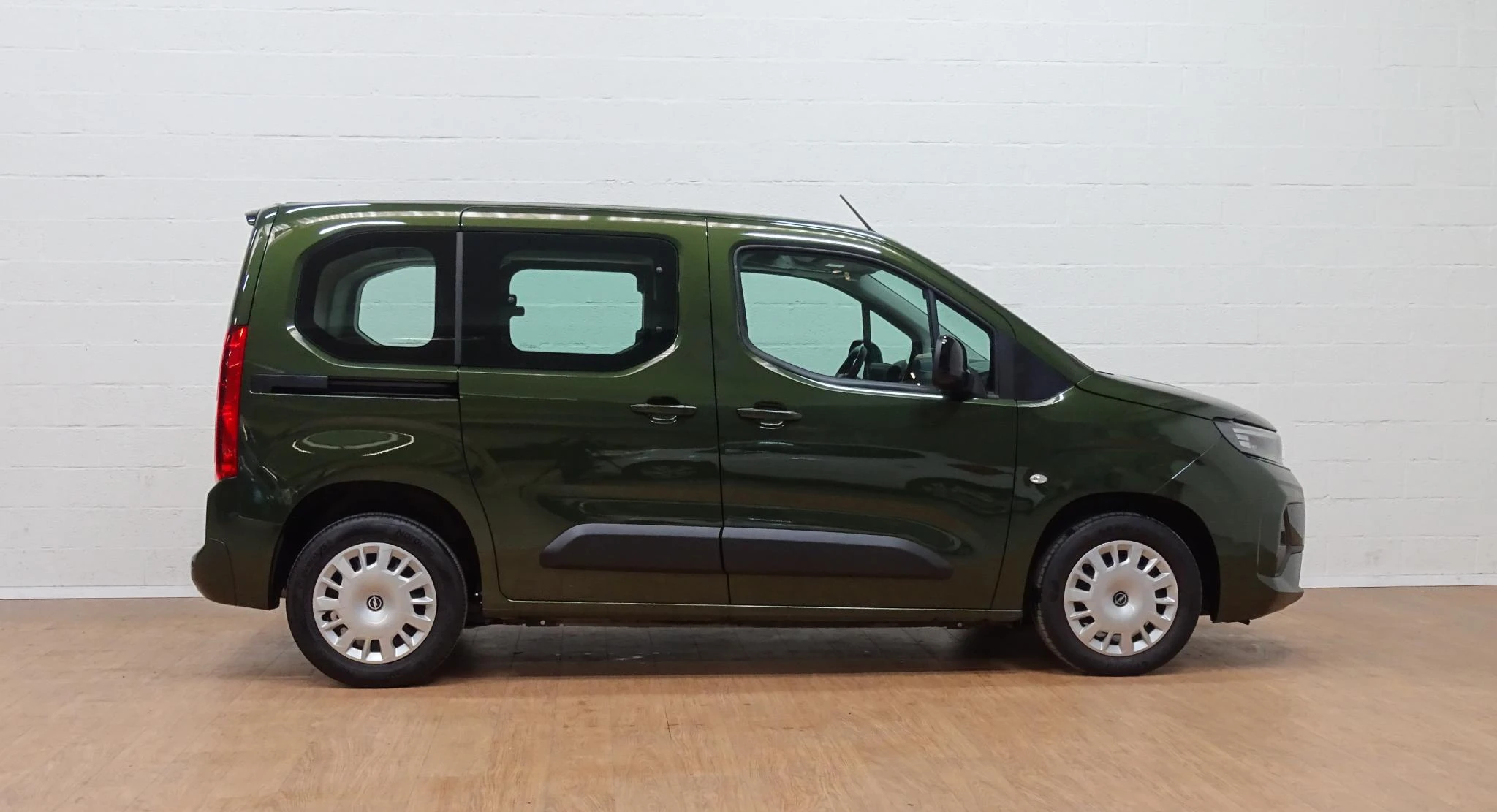 Opel-Combo Life-image-6