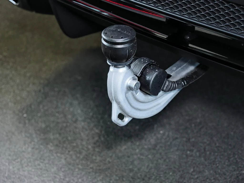 Mercedes-Benz-GLB 200-image-16