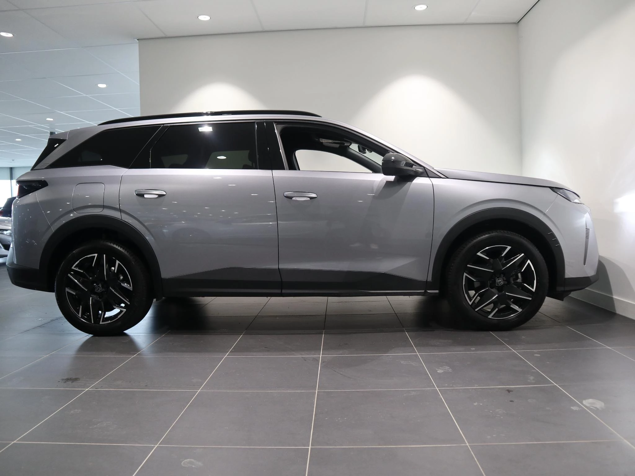 Peugeot-5008-image-7