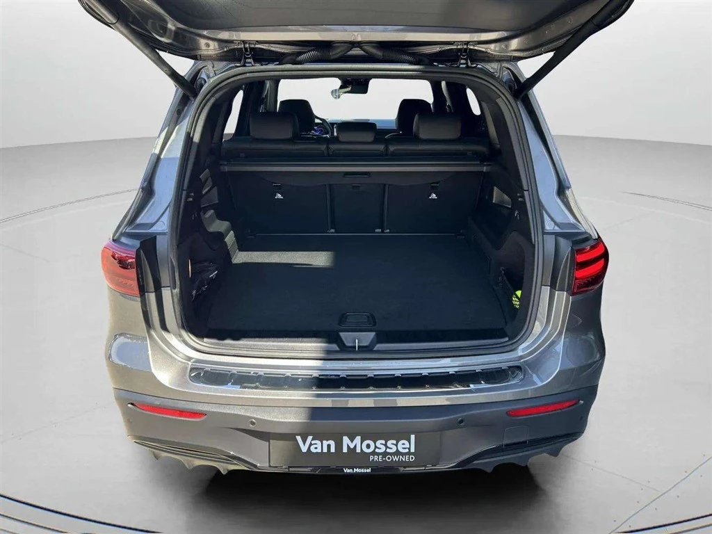 Mercedes-Benz-EQB-image-22