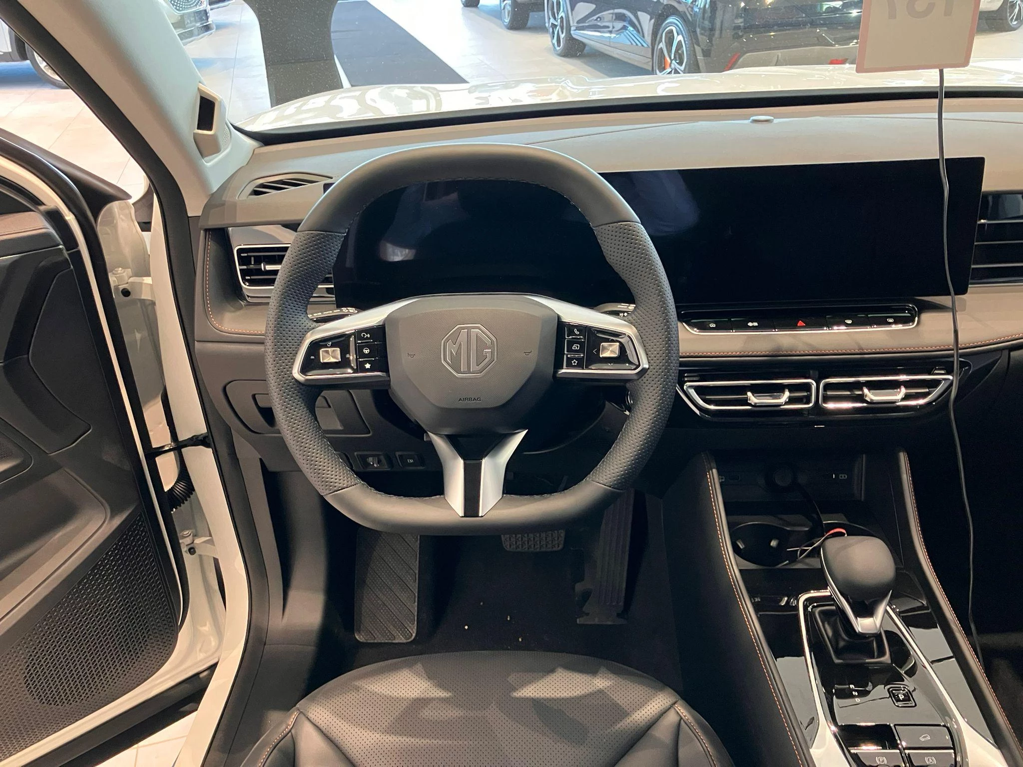 MG EHS 1.5T Luxury
