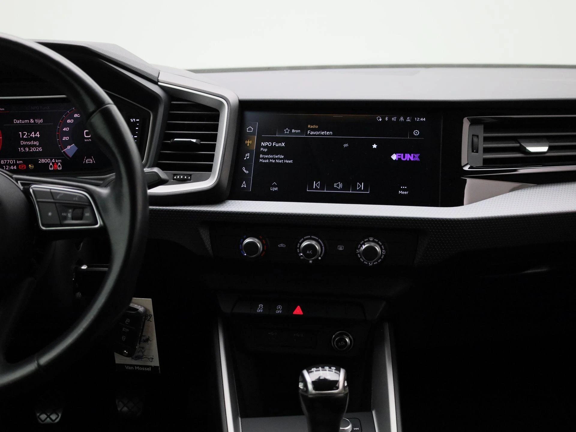 Audi-A1 Sportback-image-7