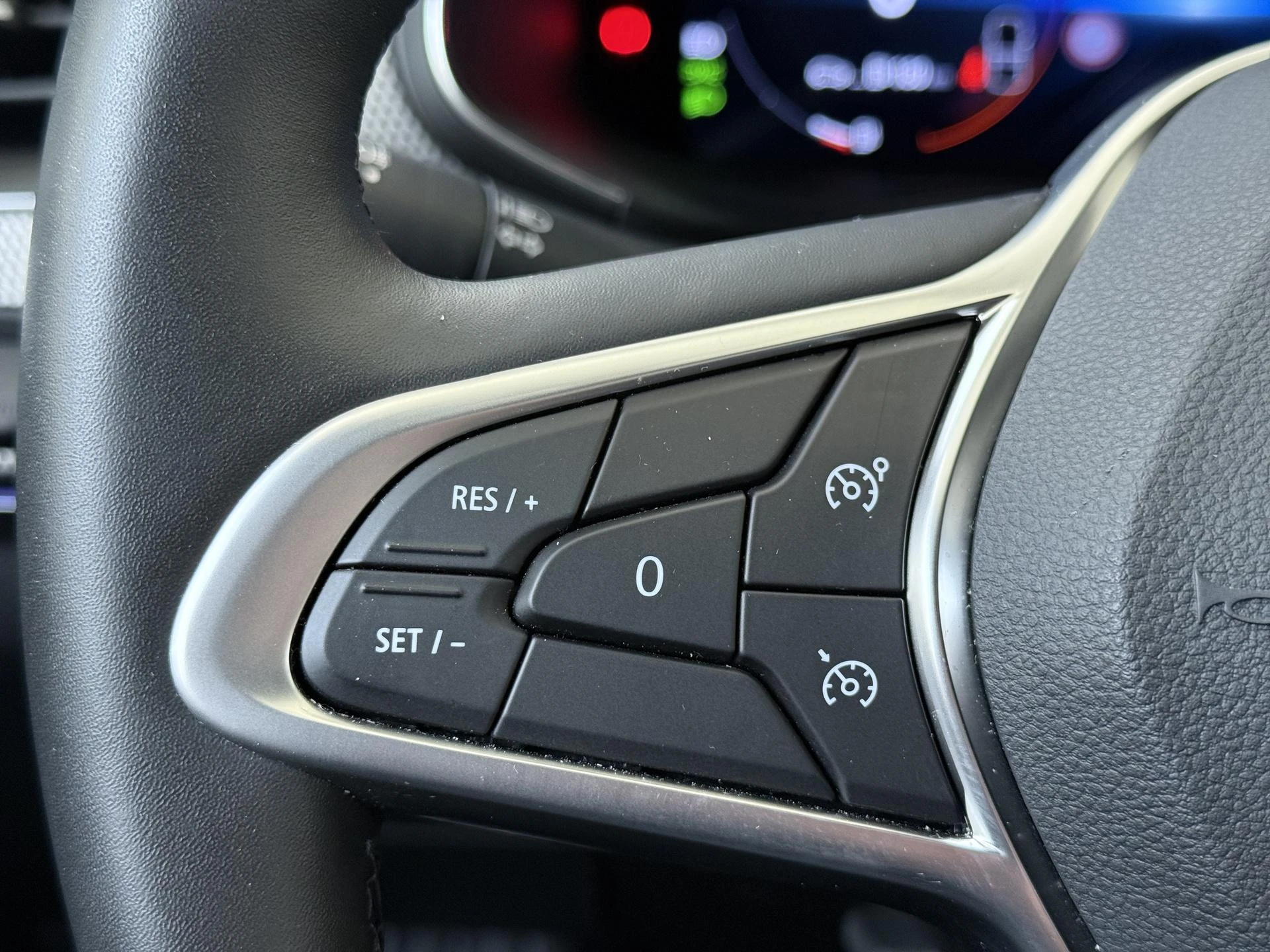 Renault-Arkana-image-11