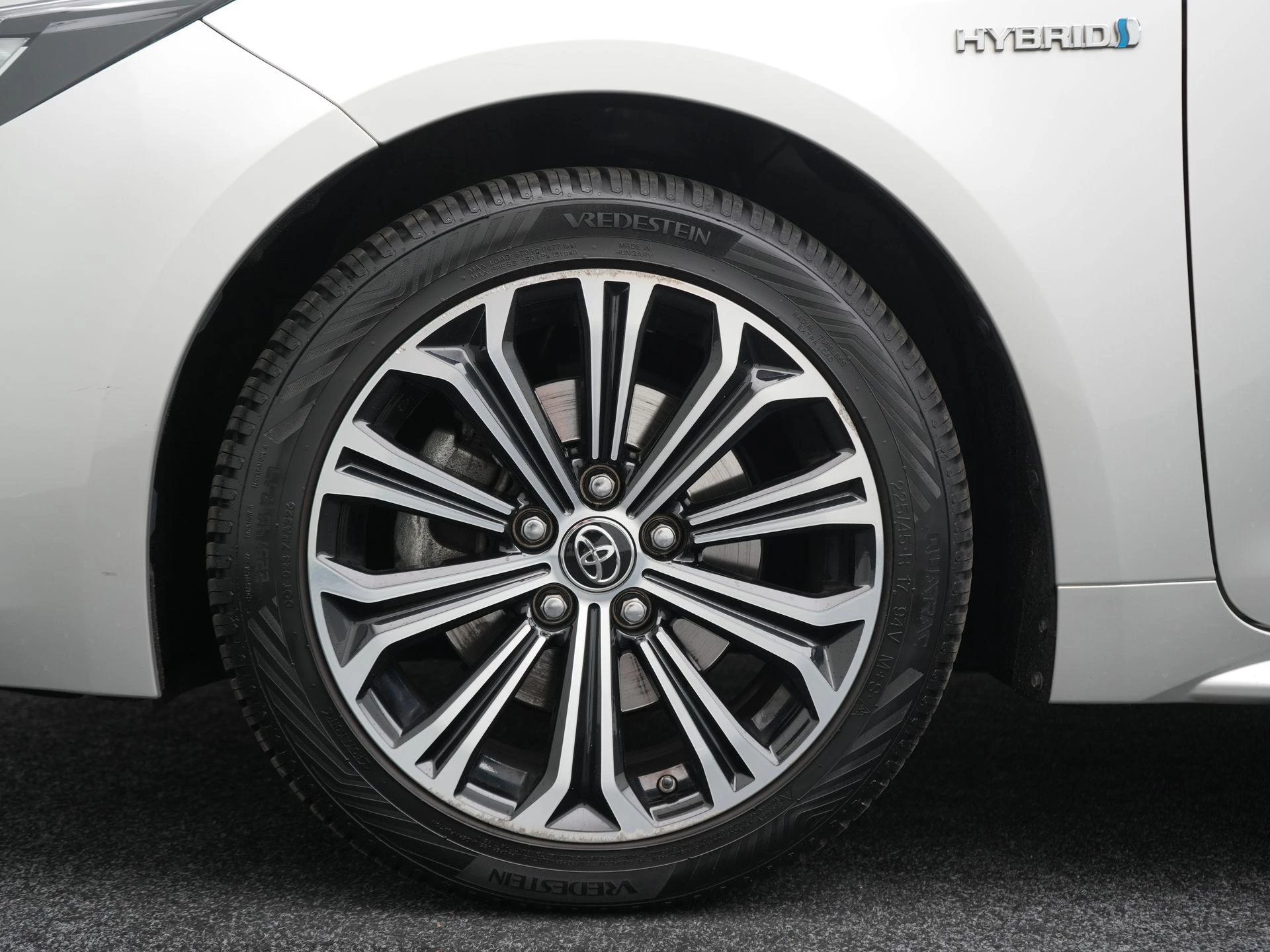 Toyota-Corolla Touring Sports-image-32